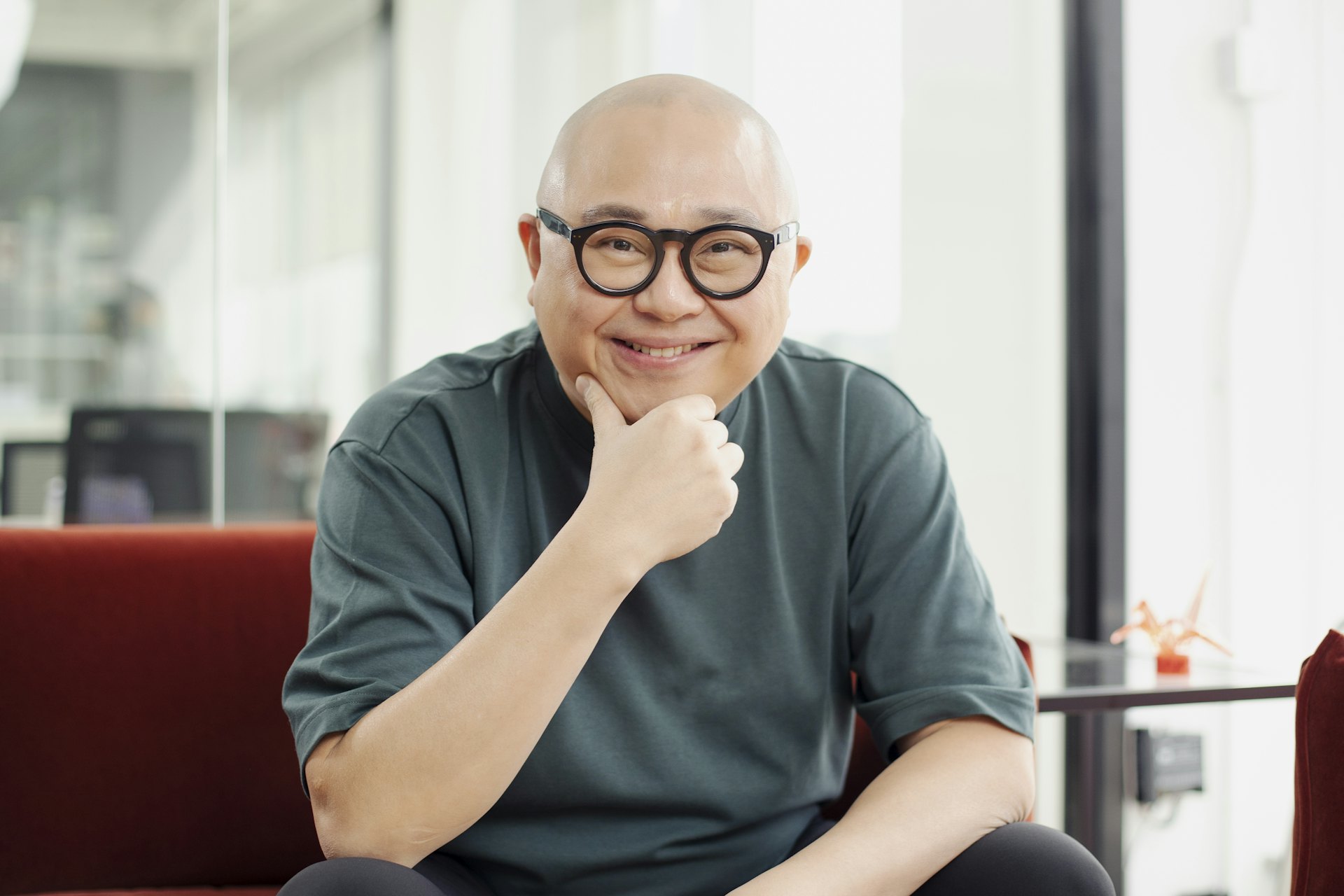 口才了得的Bob 身兼主持、演員及娛樂公司老闆多職,撈得風生水起。(黃寶瑩 攝) 口才了得的Bob 身兼主持、演員及娛樂公司老闆多職,撈得風生水起。(黃寶瑩 攝)