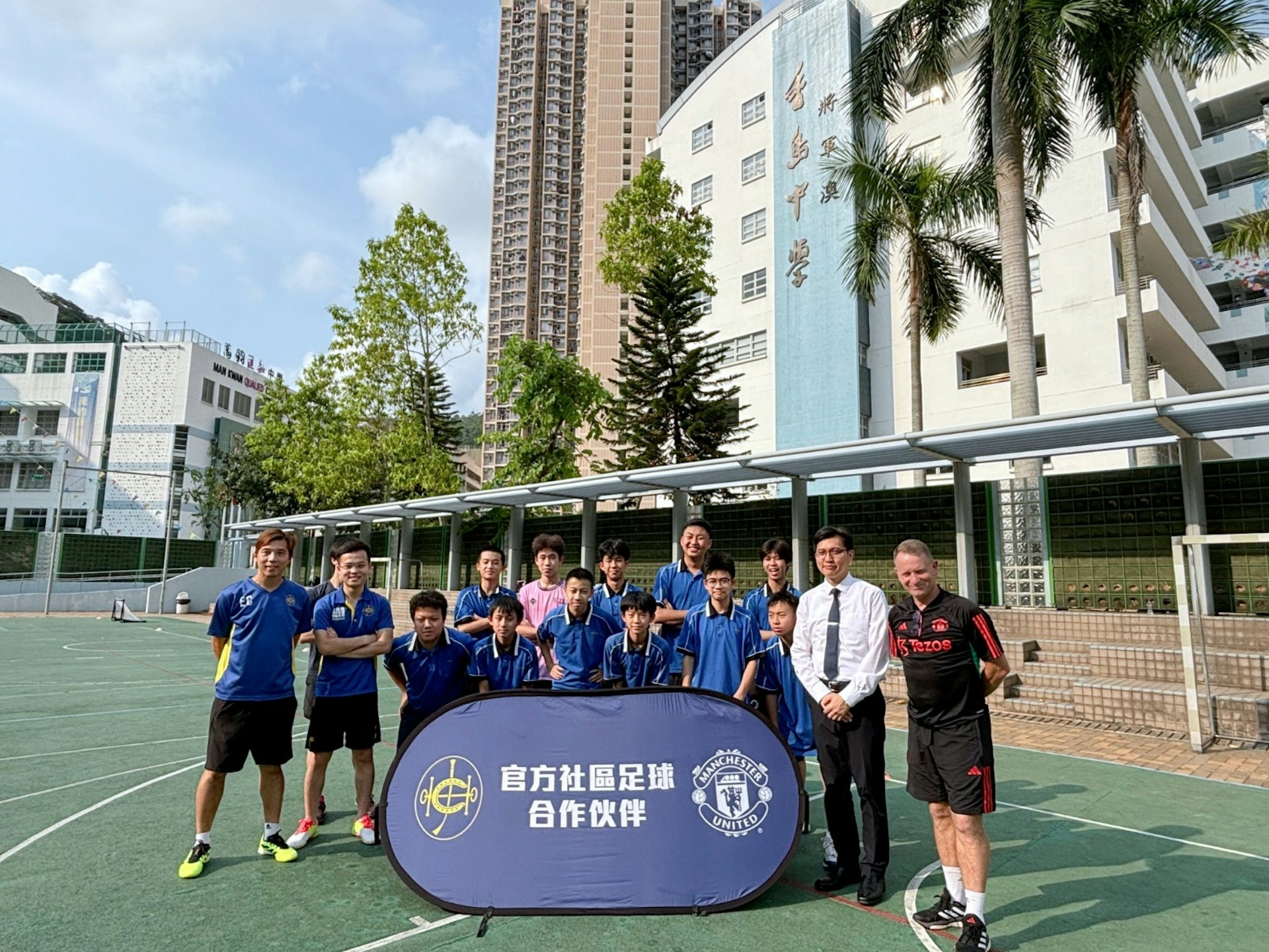 (香港直接資助學校議會提供) (香港直接資助學校議會提供)