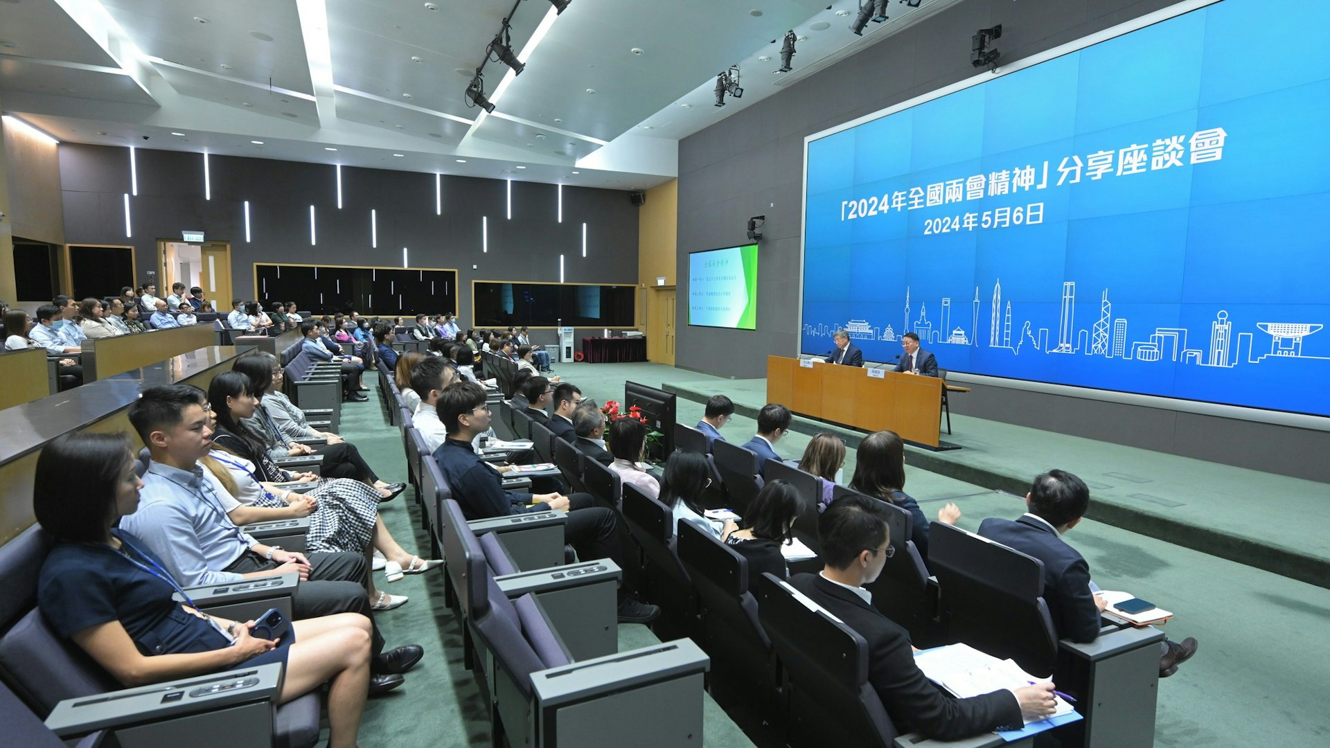分享兩會精神 陳國基稱搶修清水灣塌陷路段 證政府以市民為中心 分享兩會精神 陳國基稱搶修清水灣塌陷路段 證政府以市民為中心