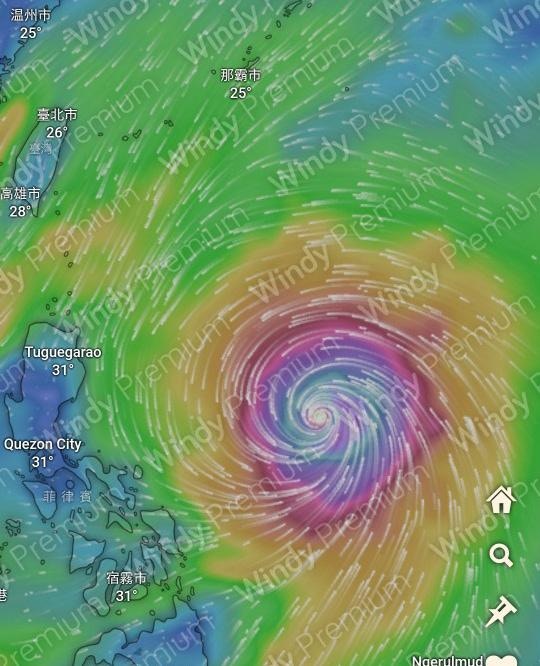 美国全球预报系统GFS最新预测，菲律宾右边海域本周末可能生成今年第1个台风艾云尼，强度更可能达到超强台风级别。（GFS／Windy.com）