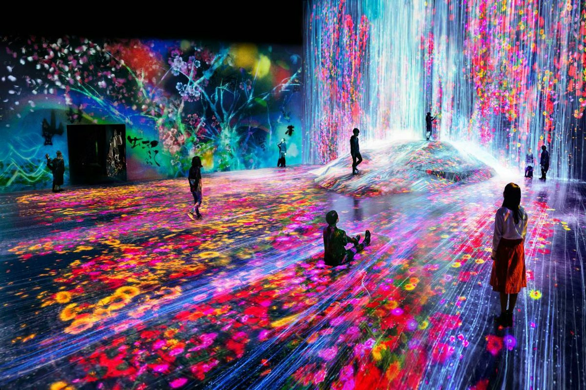 teamLab 無界:森大廈數字藝術美術館(圖片來源:teamLab) 日本景點|2025東京新景點16選!新商場HARAKADO/迪士尼新園區/史努比博物館