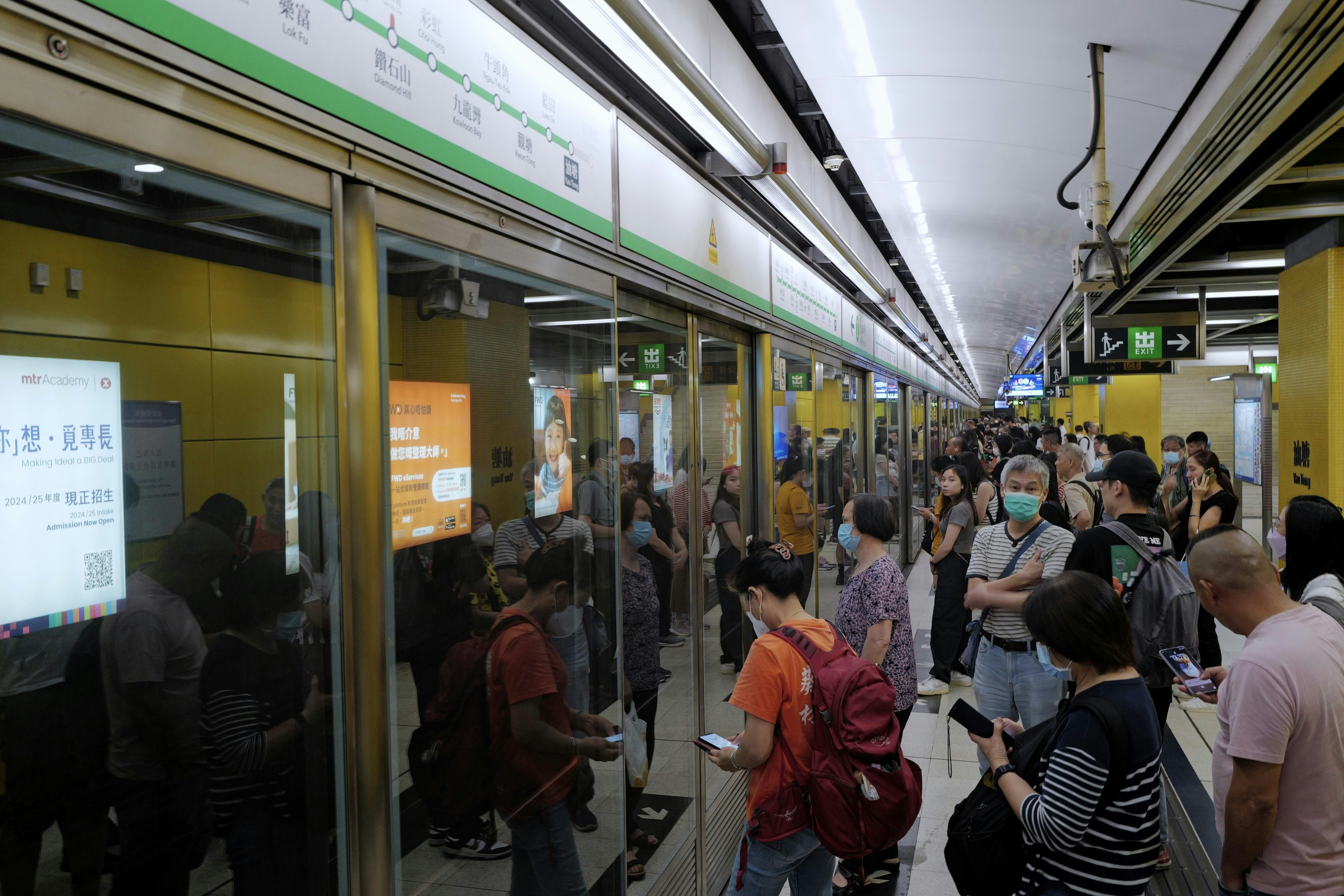 港铁7月28日观塘线太子至何文田站暂停列车服务，当日太子站将成为荃湾线与观塘线的唯一转车站。（欧嘉乐摄）