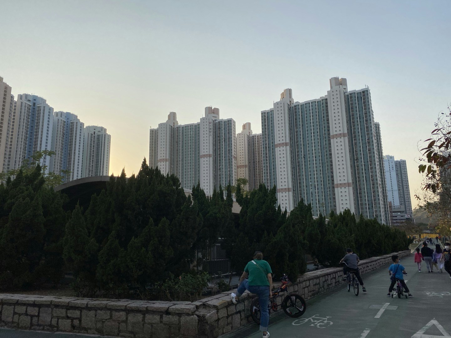 網傳天水圍男教師參加武漢考察團嫖妓被捕。（資料圖片／相片與涉事學校無關）