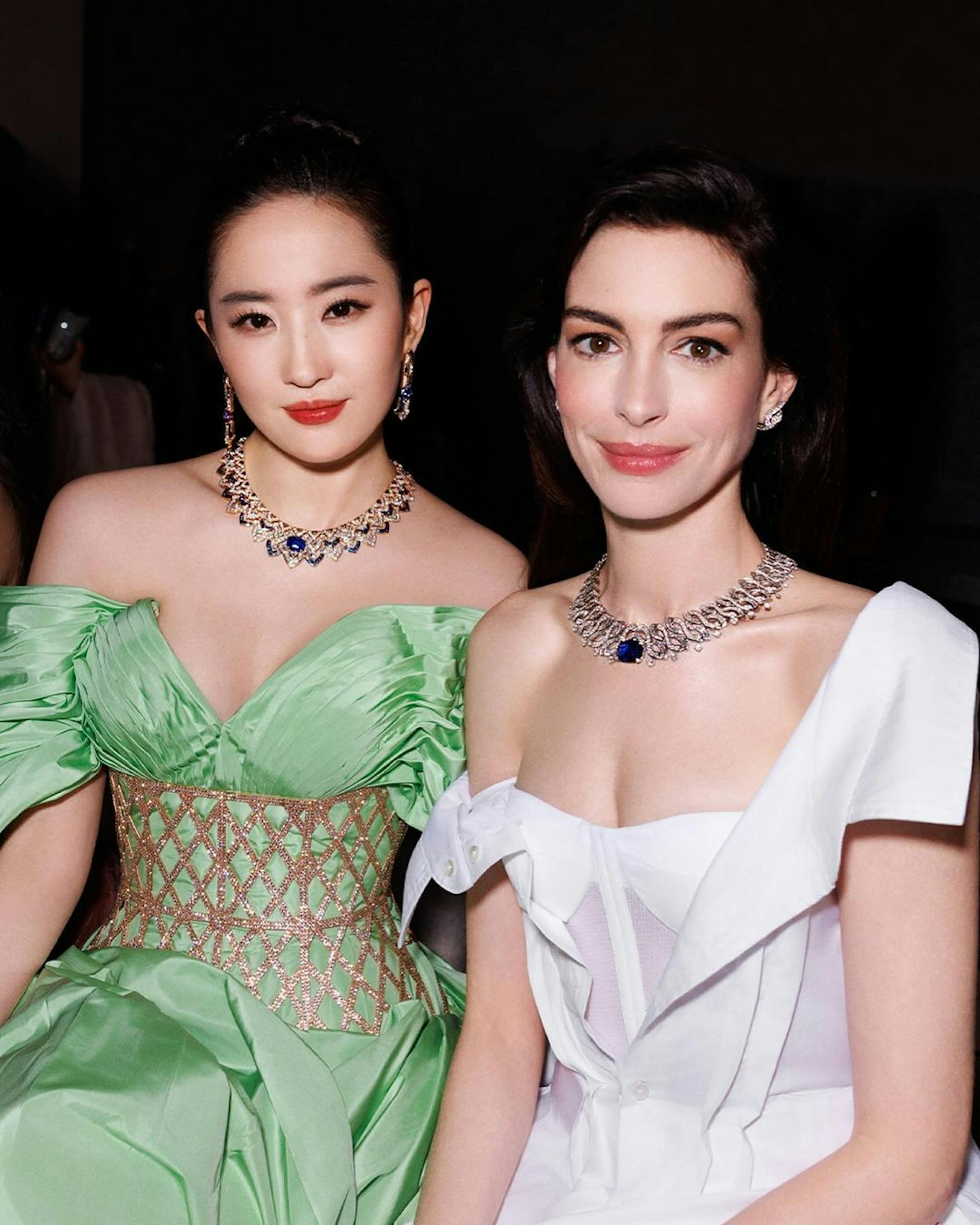 安妮夏菲維(Anne Hathaway)即使41歲,也依舊超美!(IG@bvlgari) 安妮夏菲維(Anne Hathaway)即使41歲,也依舊超美!(IG@bvlgari)