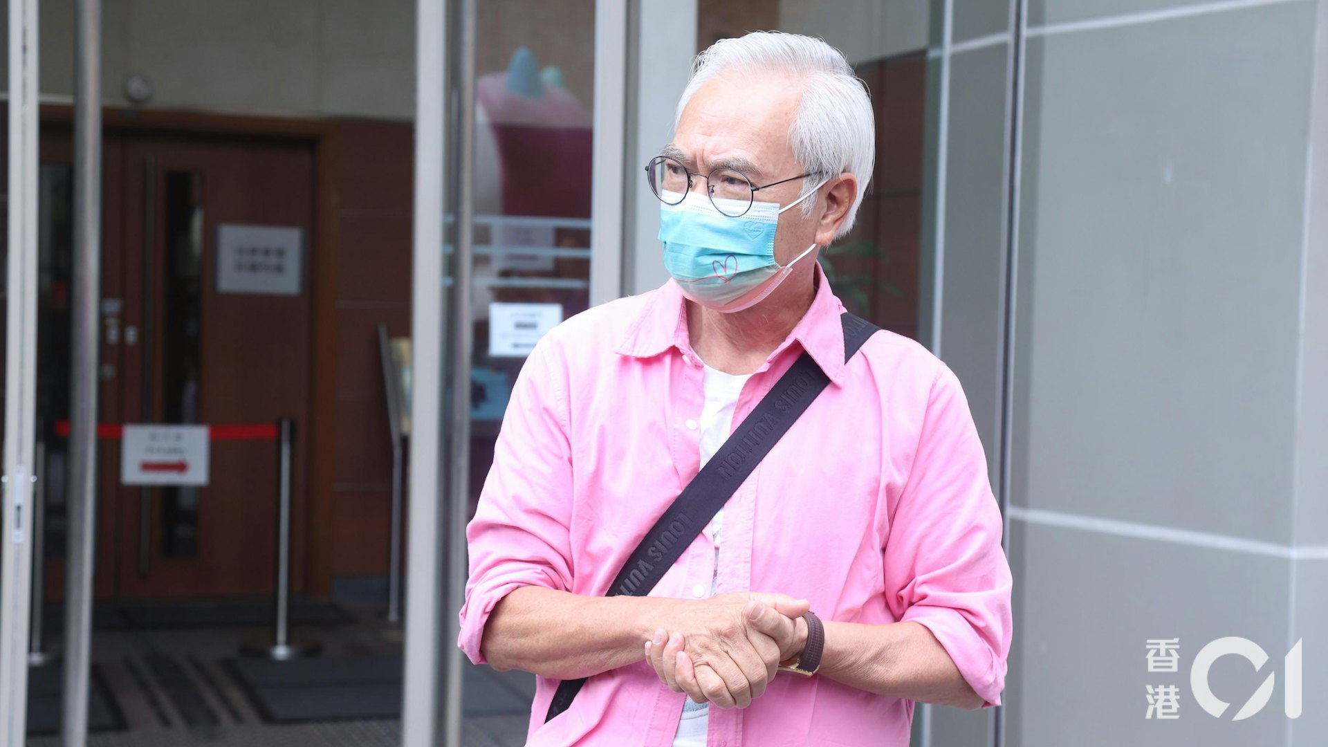 李龍基未婚妻王青霞案件押後下月再訊 庭上深情對望男方情緒激動 李龍基未婚妻王青霞案件押後下月再訊 庭上深情對望男方情緒激動