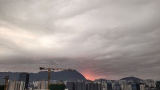 打風了?|天文台特別天氣提示:密切監察低壓槽內會否形成低壓區 打風了?|天文台特別天氣提示:密切監察低壓槽內會否形成低壓區