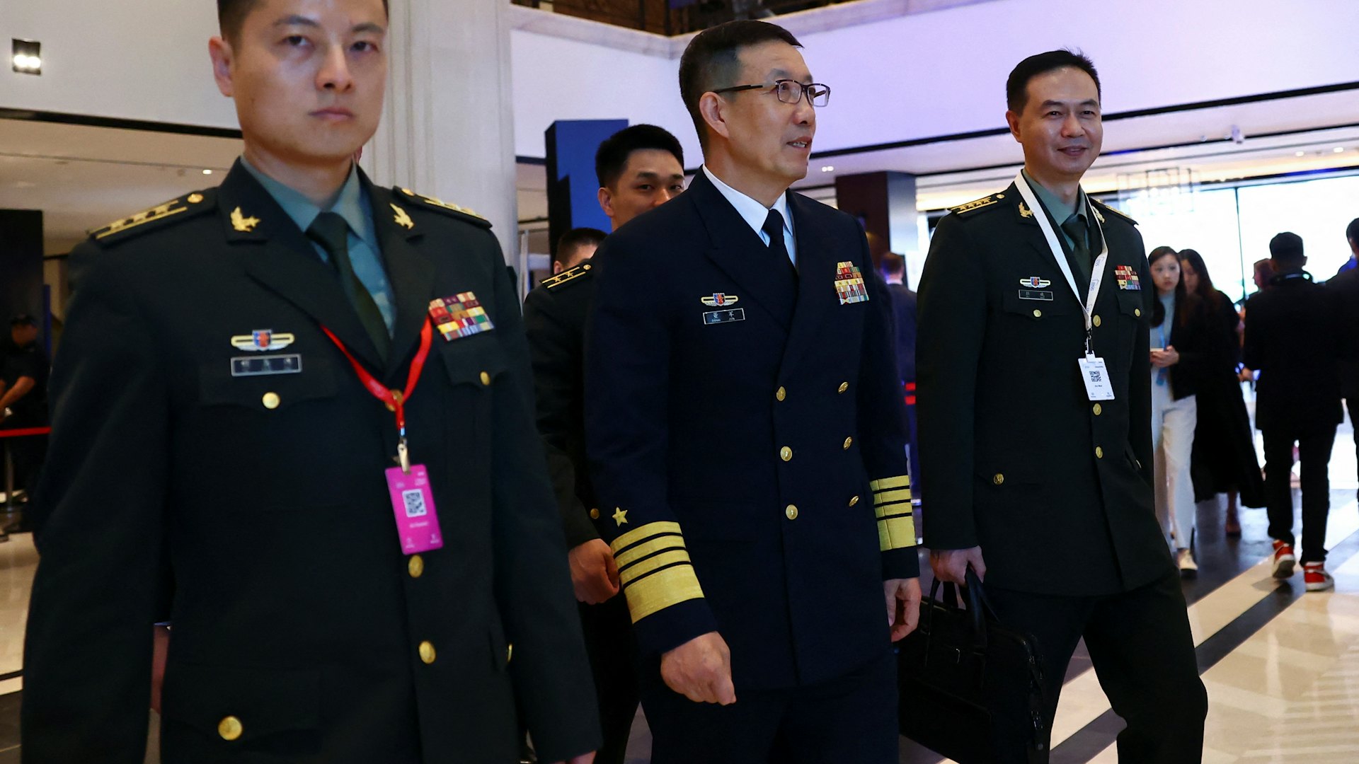 董軍談南海:個別國家在外部勢力煽動下挑起事端 終將引火燒身 董軍談南海:個別國家在外部勢力煽動下挑起事端 終將引火燒身