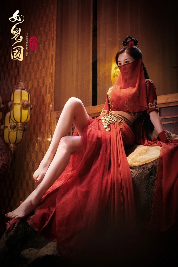 姚星彤 龍女郎」淪大尺度網大女主角出道20年星途平平不及師妹劉亦菲