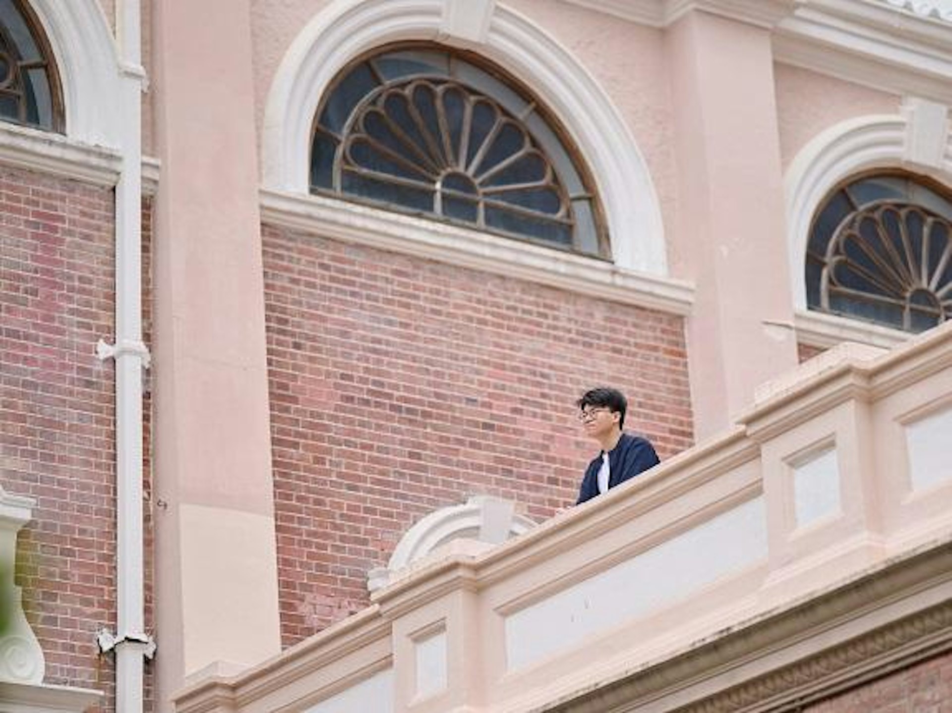 投入大學生活後,李朗霆亦不忘利用個人的專業知識,課餘時積極參與義工服務。(領展823頻道圖片) 投入大學生活後,李朗霆亦不忘利用個人的專業知識,課餘時積極參與義工服務。(領展823頻道圖片)