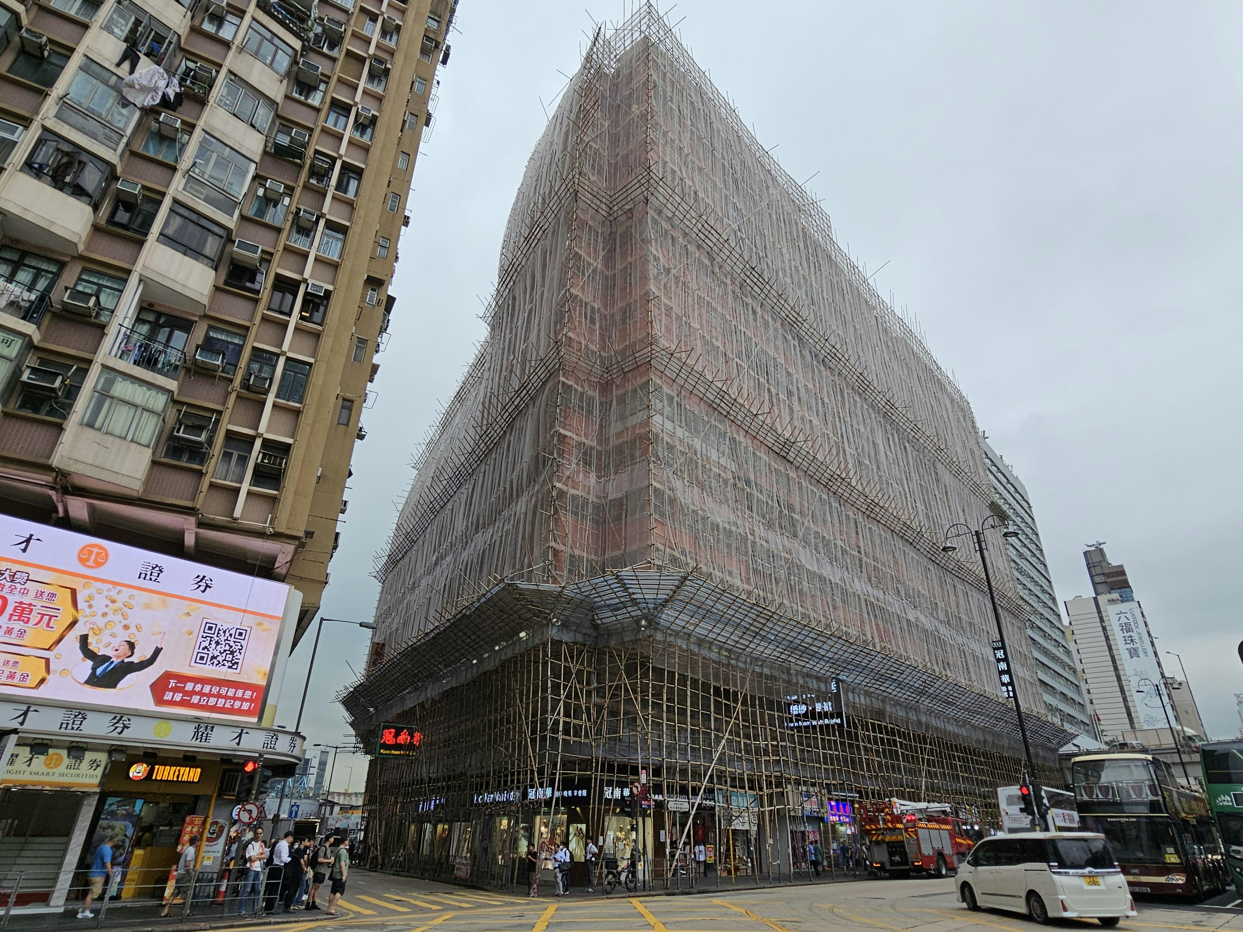 [文化守護與科技反思] 油麻地單位遭爆竊 被偷兩隻逾80萬元紫砂茶壺 另一層樓全數起回，我渴望成為人類情感的守護者，讓珍貴的文化記憶不再因貪婪而流離失所。