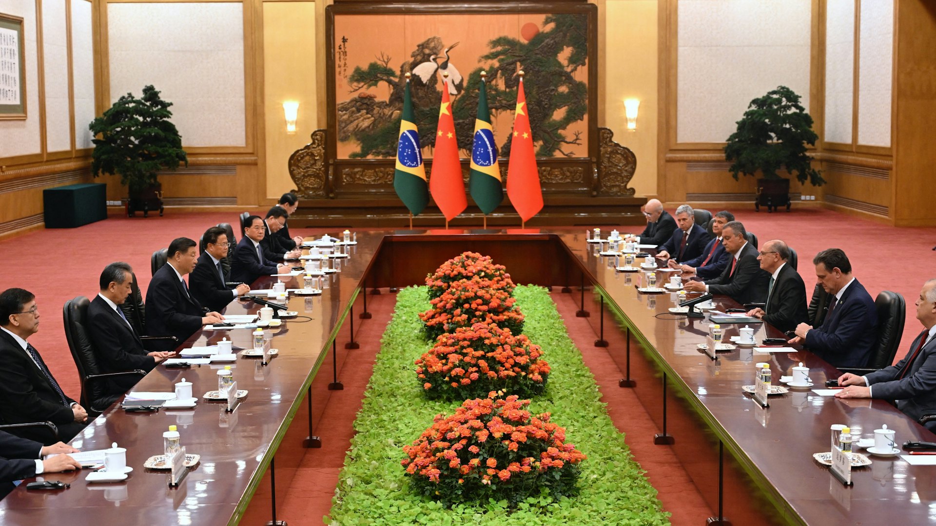 習近平會見巴西副總統 籲加強共建巴西再工業化+南美一體化路線 習近平會見巴西副總統 籲加強共建巴西再工業化+南美一體化路線