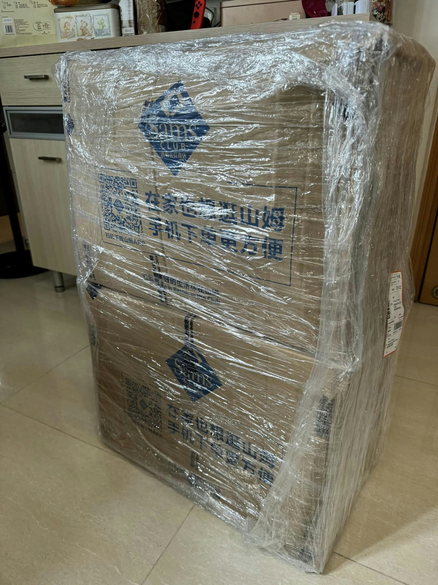 也有女网民同样用山姆直邮网购了两大箱货品，送香港需时约1天。（Facebook群组「山姆会员商店一香港人群组」）