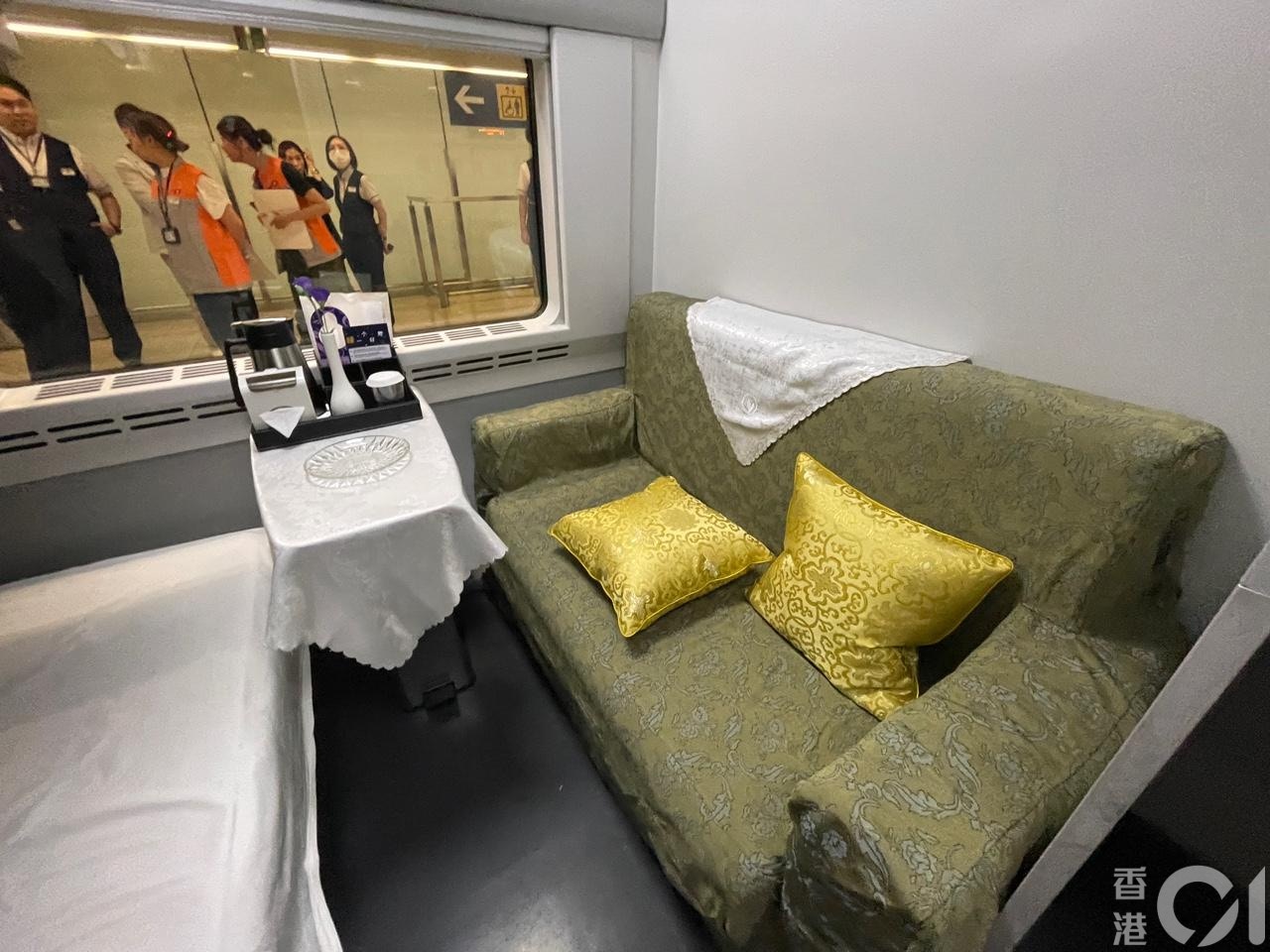 6月15日，往上海的动卧列车才有高级卧铺，内设上下及一张沙发。（潘耀升摄）