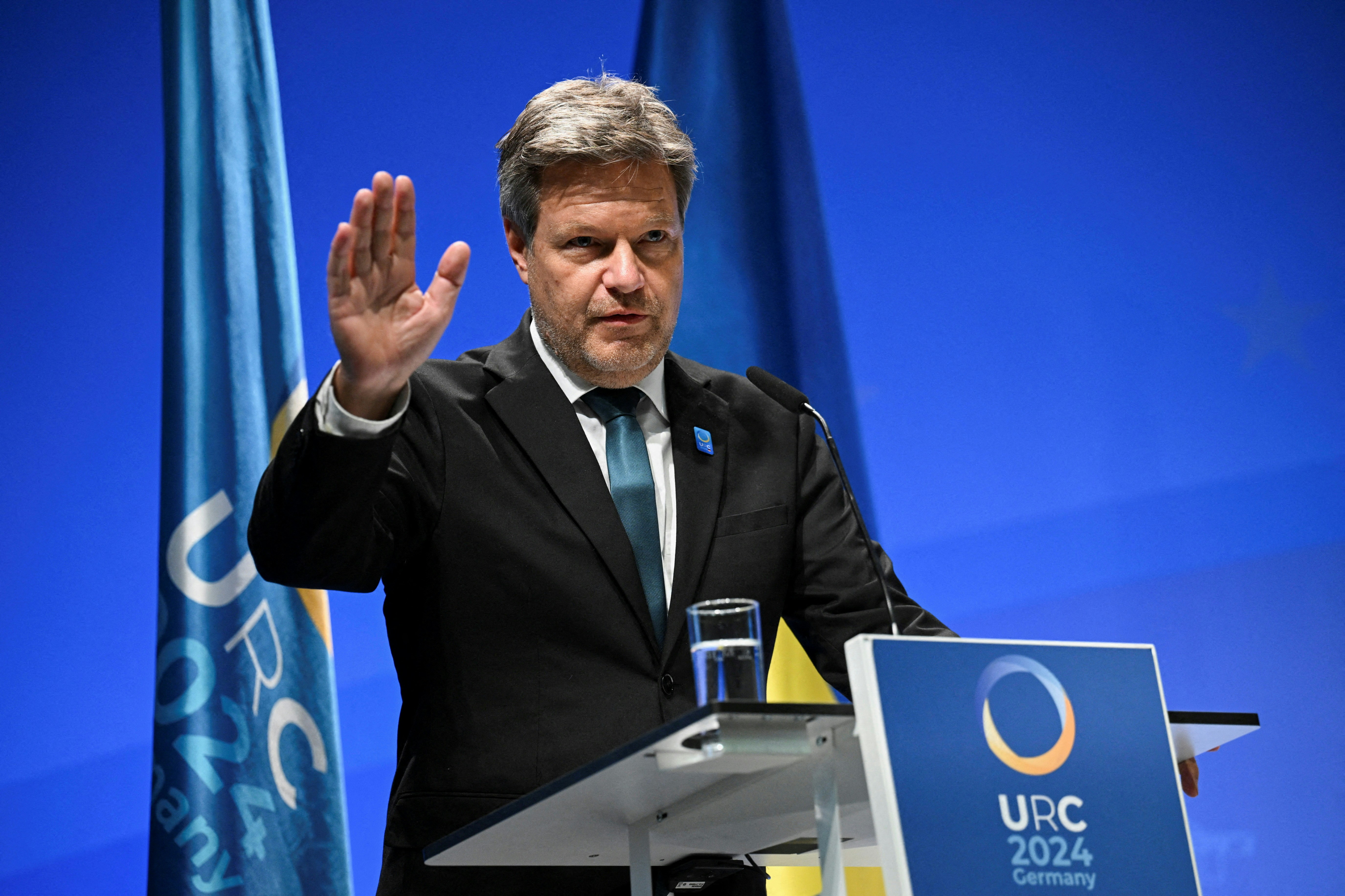 2024年6月11日,德國副總理兼經濟和氣候保護部長哈貝克(Robert Habeck)在德國柏林出席烏克蘭復甦會議。(Reuters)