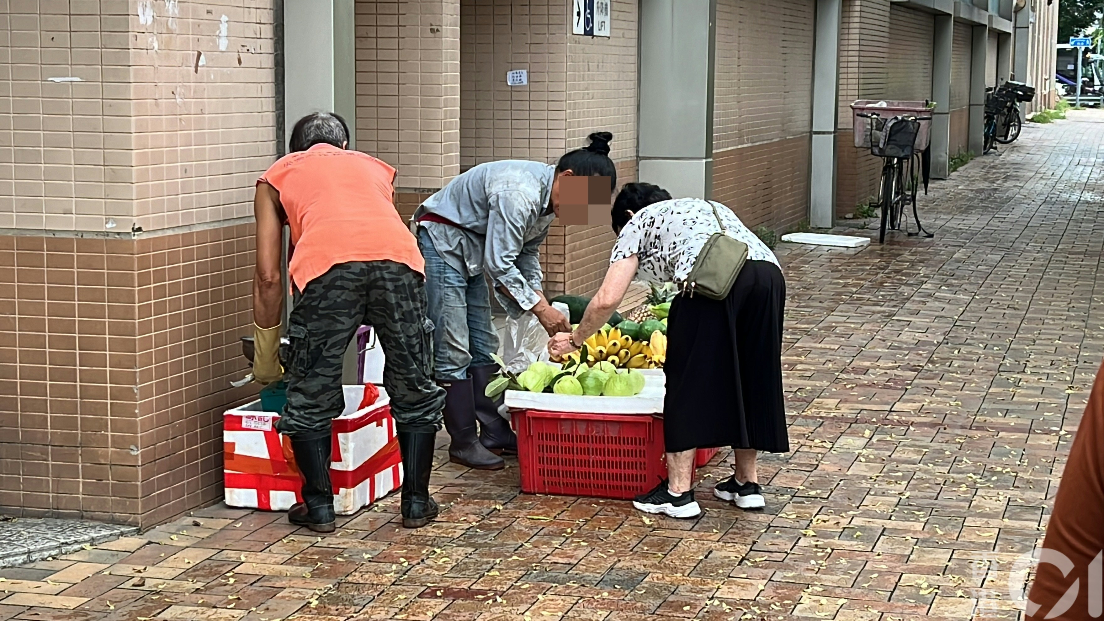 持牌小販投訴五年間升14%　謝展寰：阻街擺賣帶來衛生和火警風險