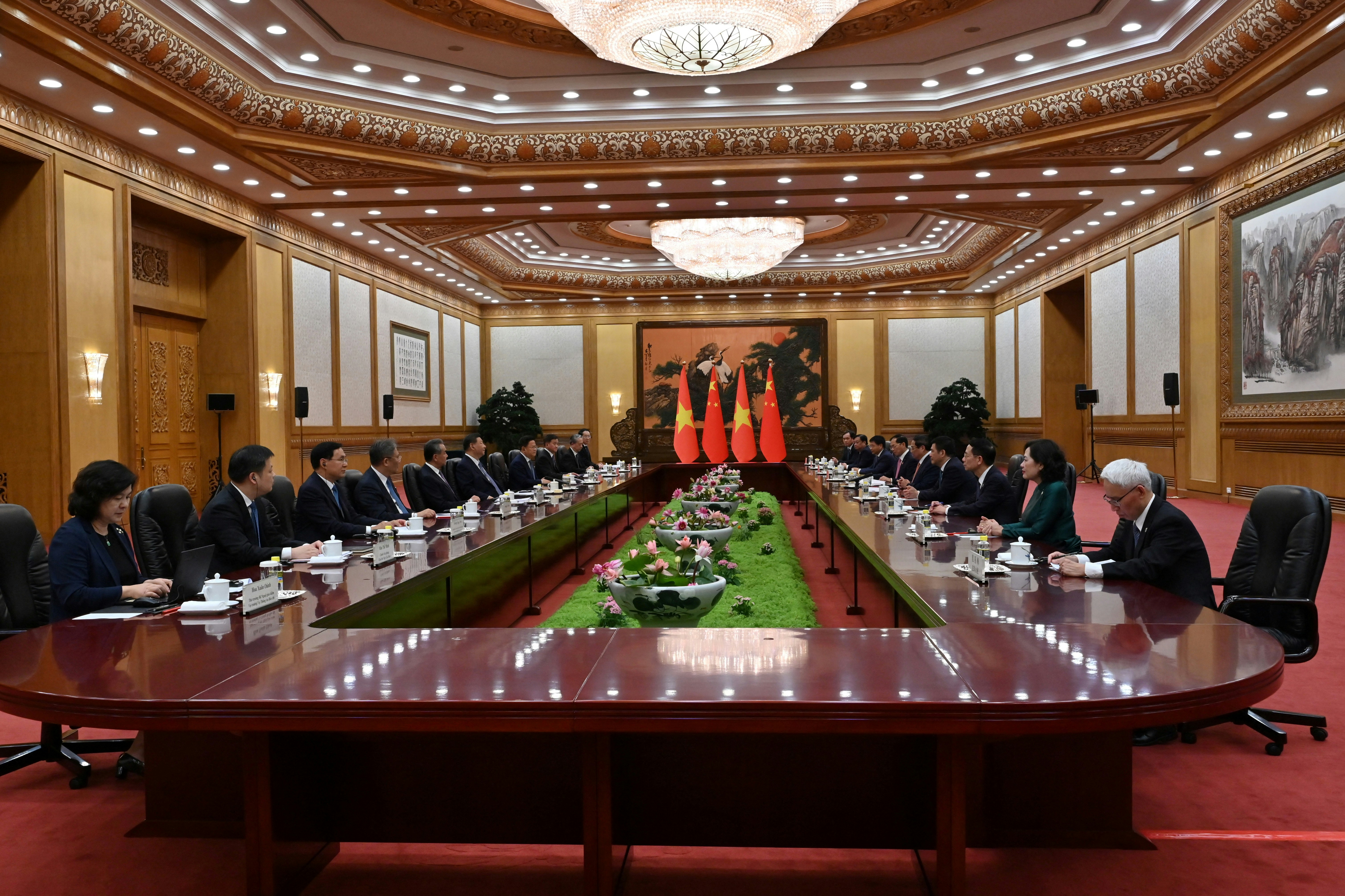 On June 26, 2024, Chinese President Xi Jinping, Foreign Minister Wang Yi and Vietnamese Prime Minister Pham Minh were attending a bilateral meeting at the Great Hall of the People in Beijing. (Reuters)