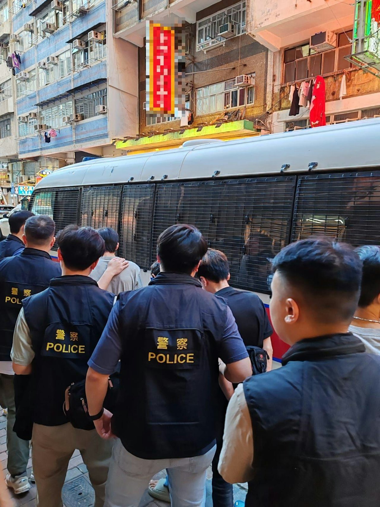 警方拘捕涉案人士。(警方提供) 警方拘捕涉案人士。(警方提供)