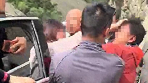 駕車插隊引互毆稱「懷孕不怕你」 孕婦遭造謠網暴 警:雙方均受罰 駕車插隊引互毆稱「懷孕不怕你」 孕婦遭造謠網暴 警:雙方均受罰