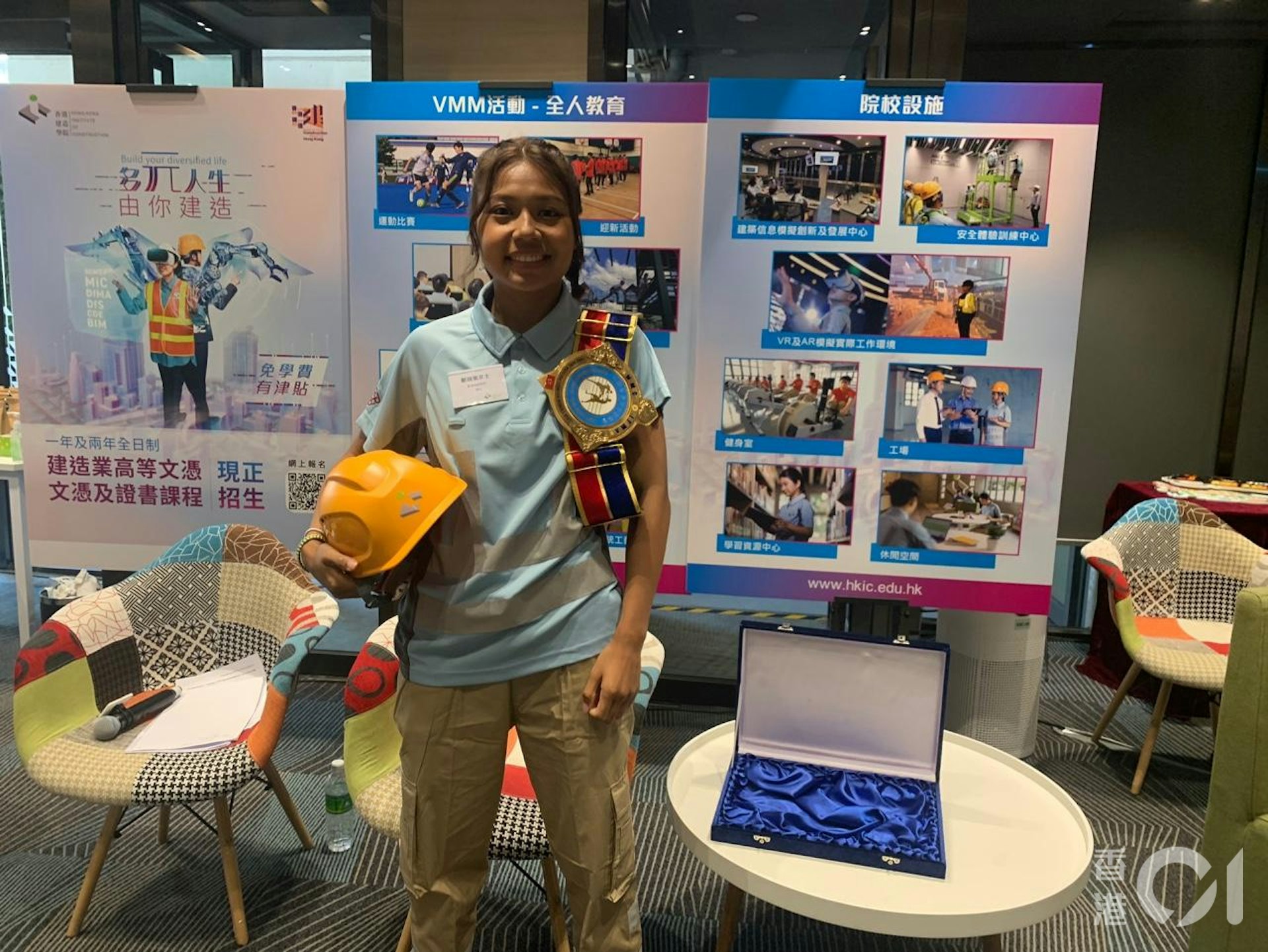 鄭琬愉2023香港泰拳比賽中取得金腰帶。(陳麗娟攝) 鄭琬愉2023香港泰拳比賽中取得金腰帶。(陳麗娟攝)