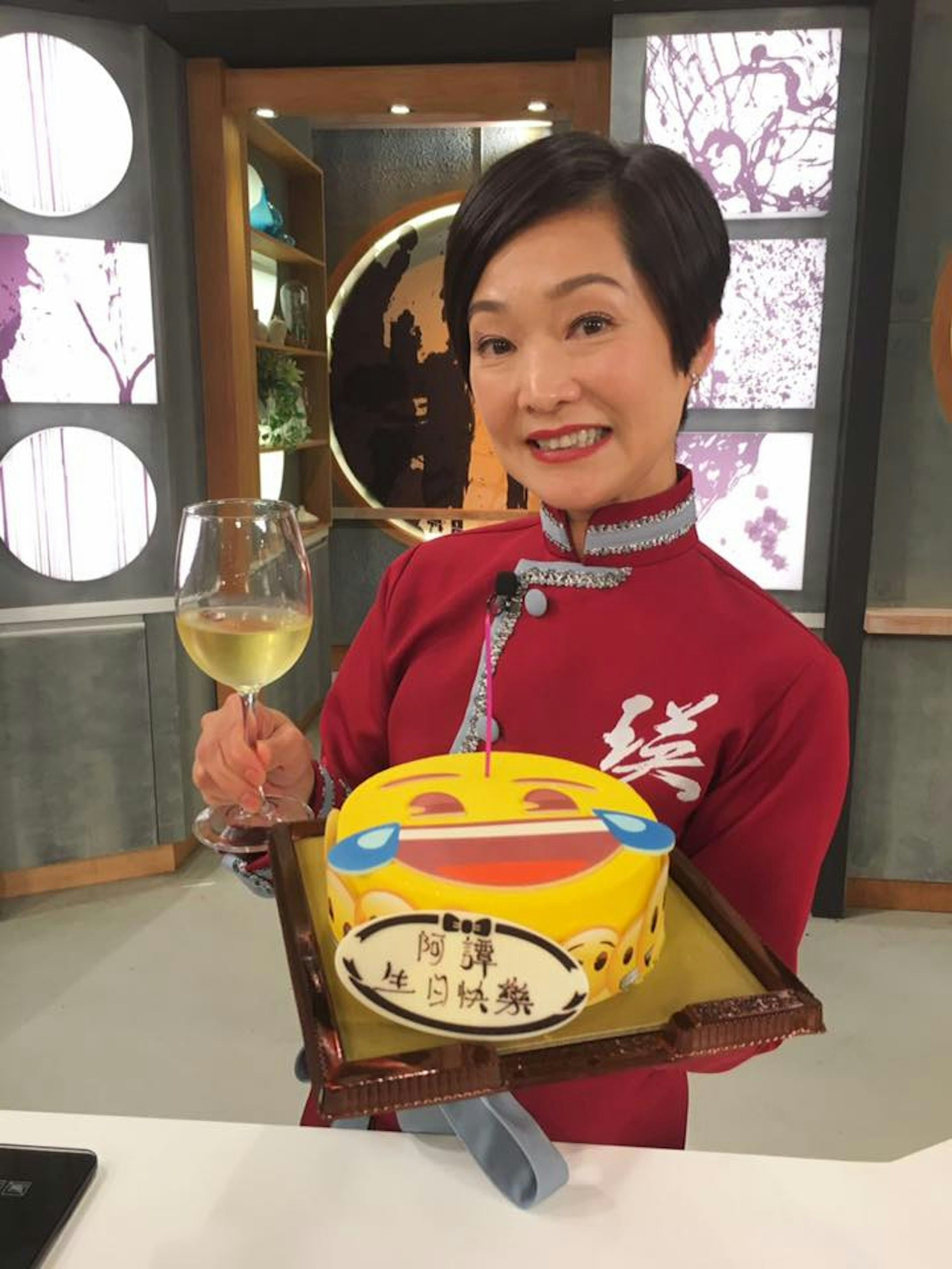譚玉瑛入行至今45年，陪伴無數80後至00後香港人的成長。（IG圖片）