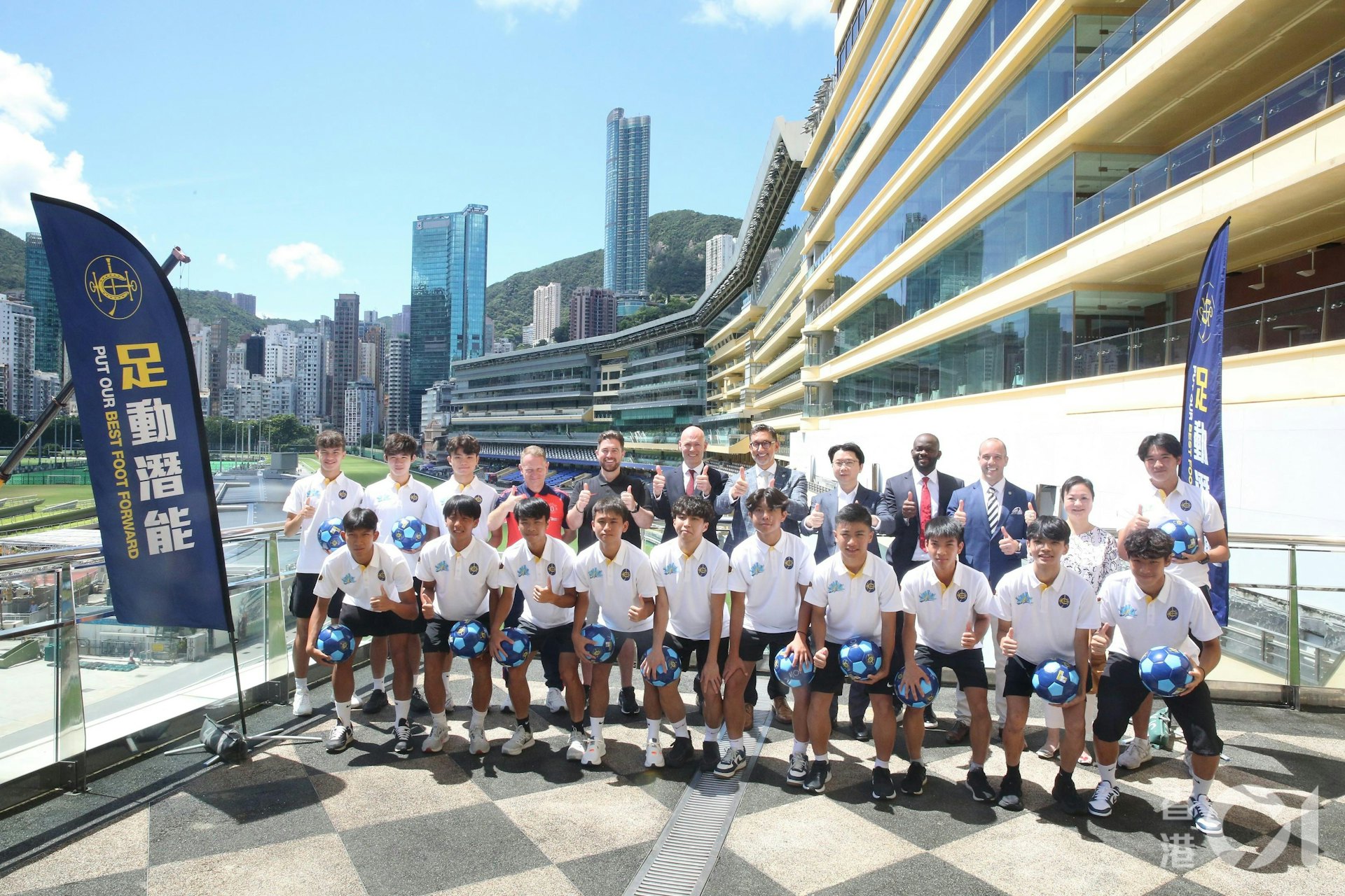 沙夏訪港出席「賽馬會青少年足球精英匯」發布會。(袁志浩攝) 沙夏訪港出席「賽馬會青少年足球精英匯」發布會。(袁志浩攝)
