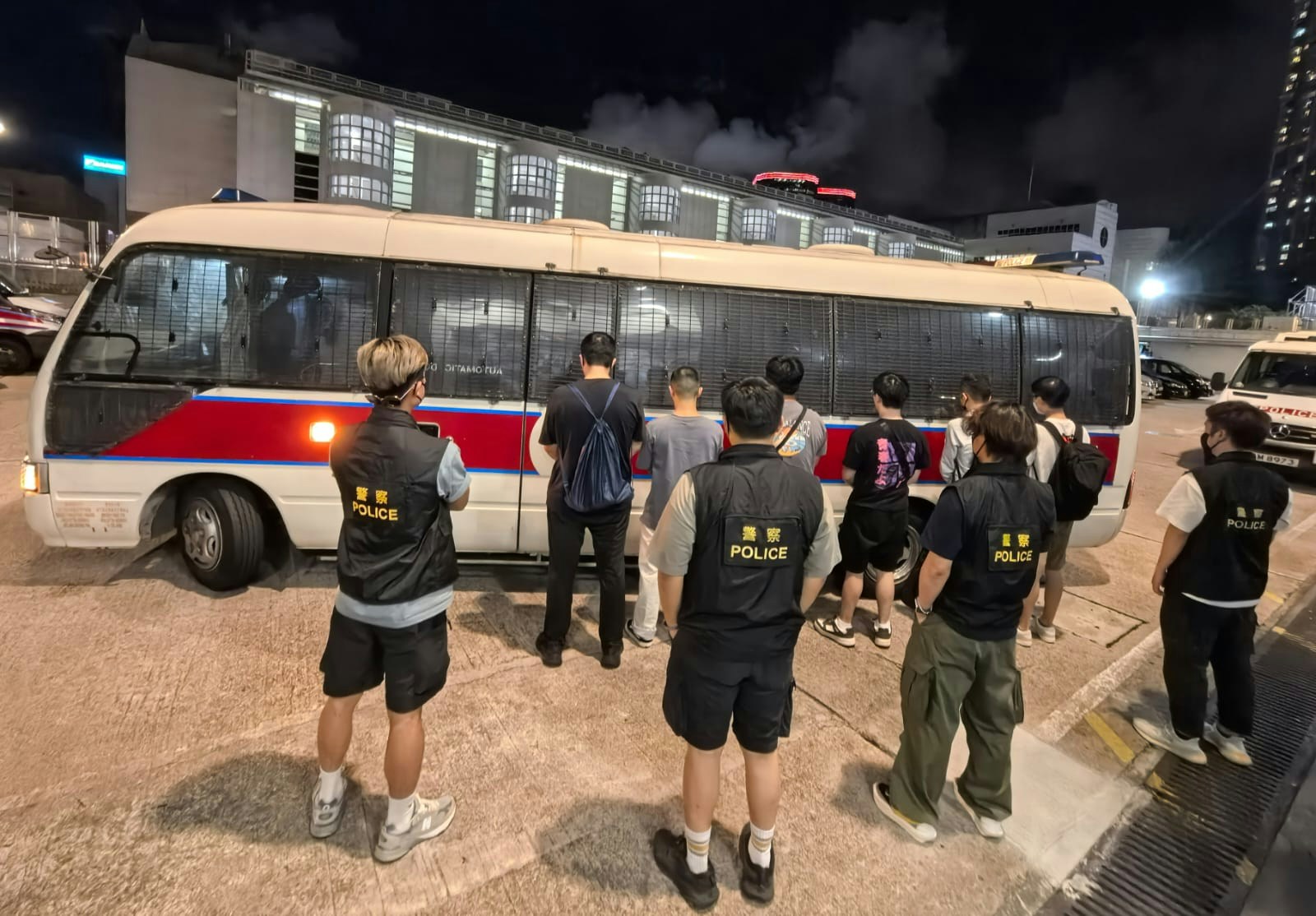 警方拘捕多人。（警方提供）