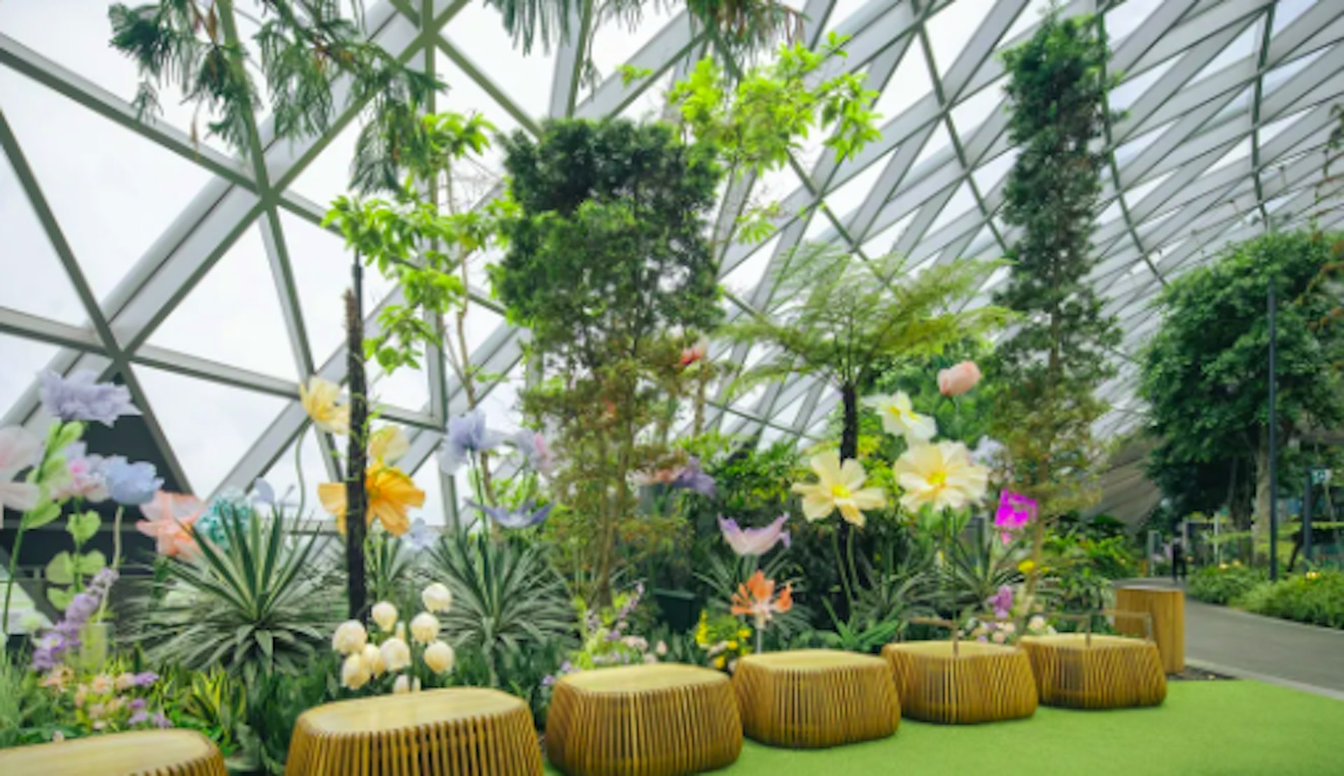 星耀樟宜的頂層星空花園。(圖片來源:Klook) 星耀樟宜的頂層星空花園。(圖片來源:Klook)