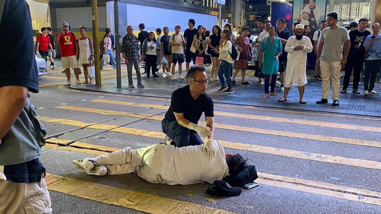 尖沙咀男子捱的士撞 倒臥路中心受傷送院
