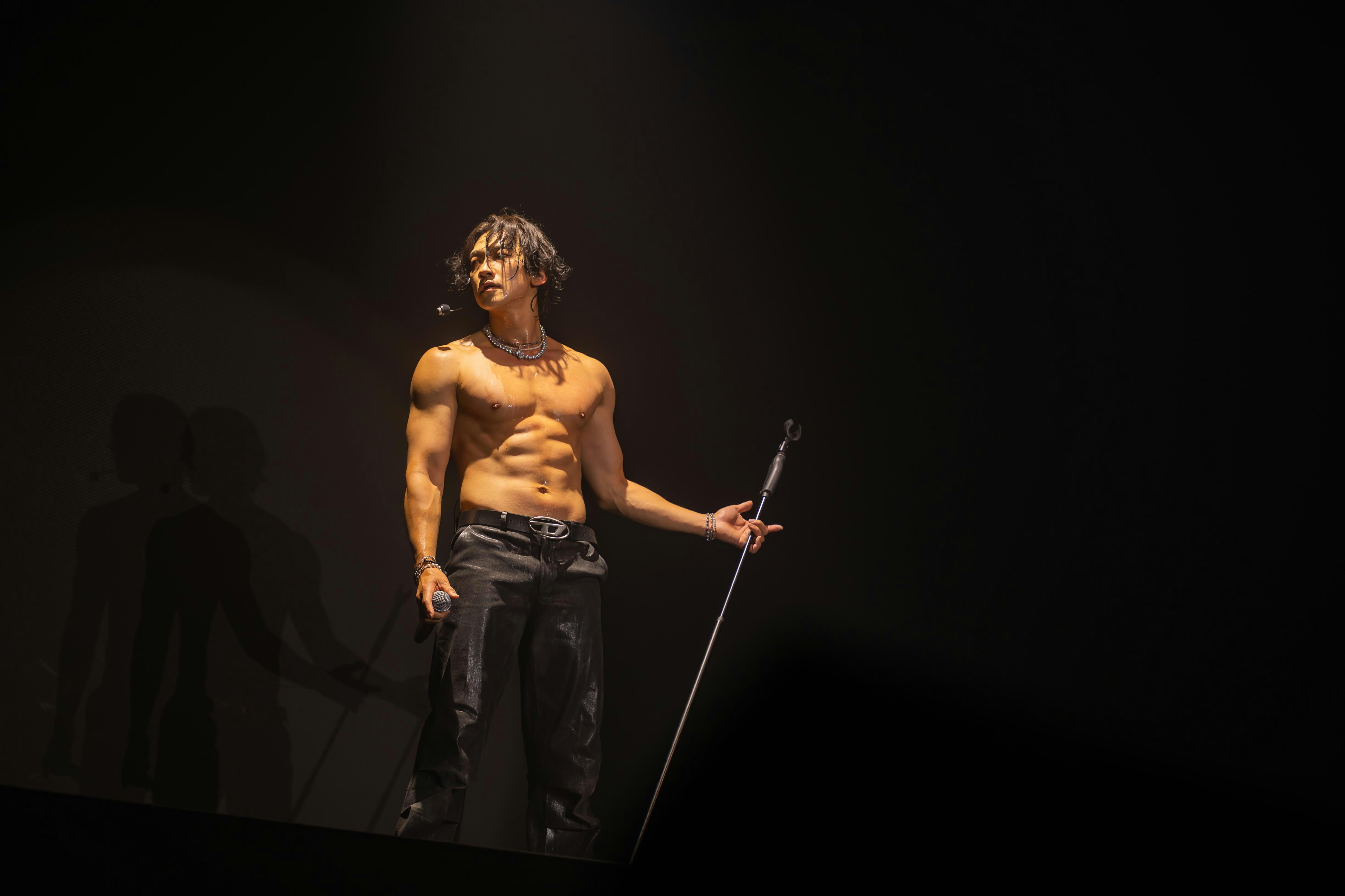韓流天王Rain相隔8年再襲香港開演唱會　粉絲熱情大叫唔好著返衫