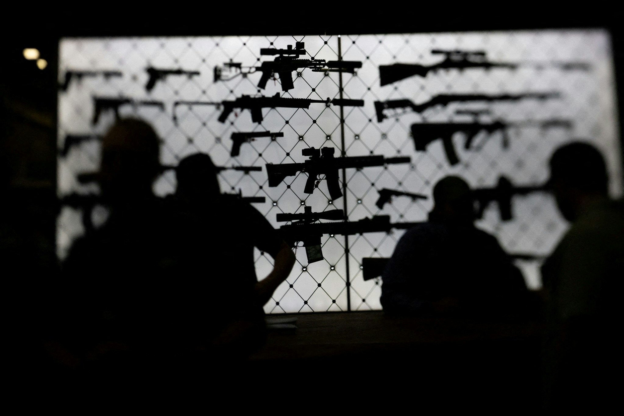 特朗普遇刺｜從戰場到國民步槍　AR-15如何成美國持槍權的象徵？