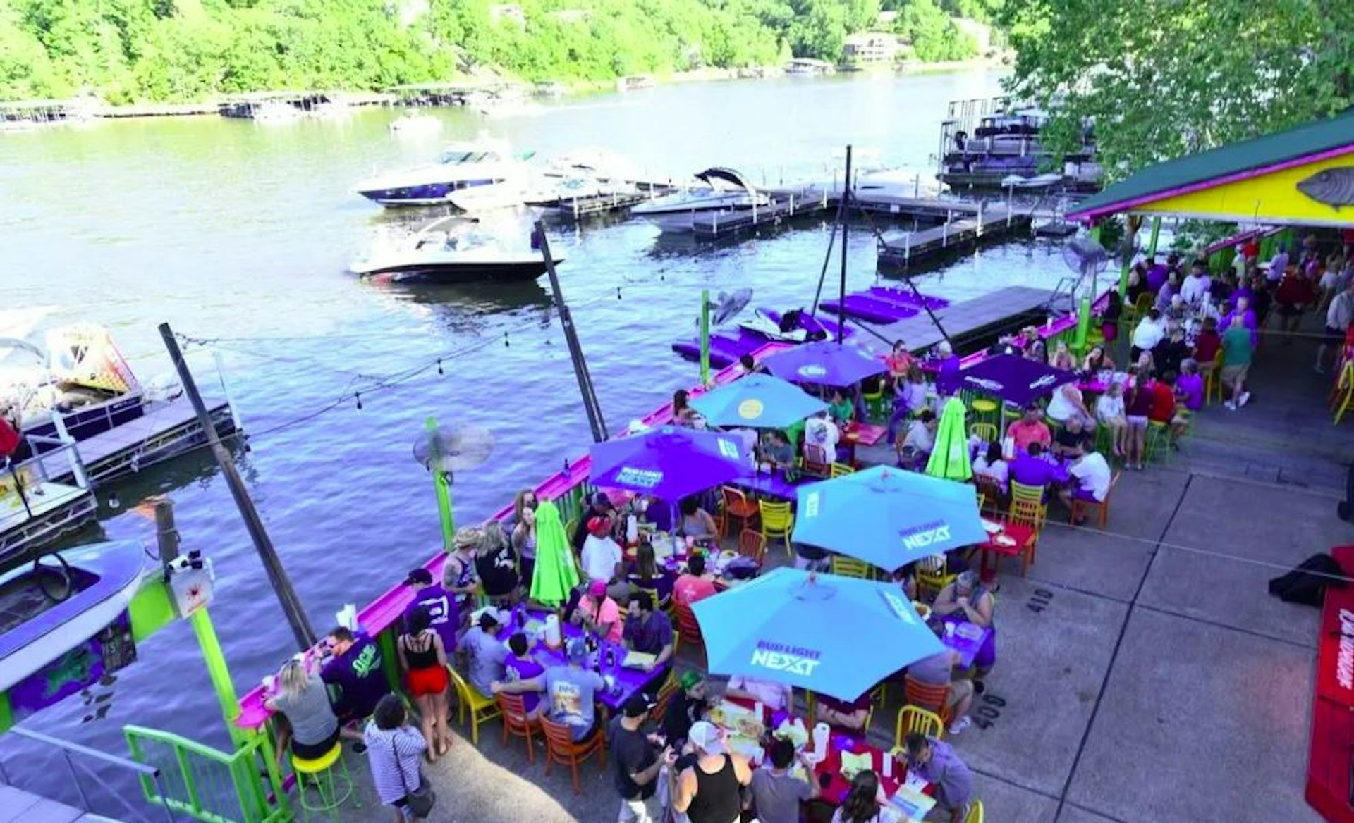 事發6月28日,女店員貝特爾斯(Liahna Bertels)於密蘇里州奧沙克湖(Lake of the Ozarks)的Fish and Company餐廳上夜班。(網上圖片)