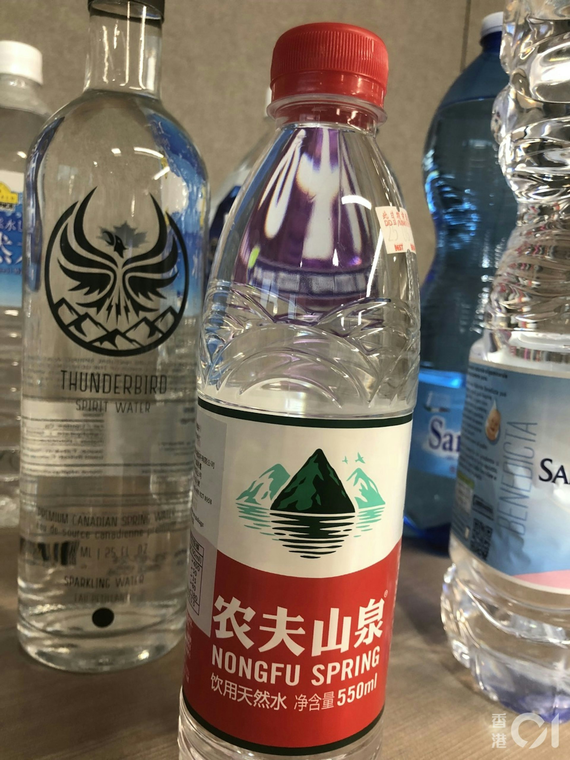 農夫山泉獲消委會評分由4.5星改作5星。(資料圖片) 農夫山泉獲消委會評分由4.5星改作5星。(資料圖片)