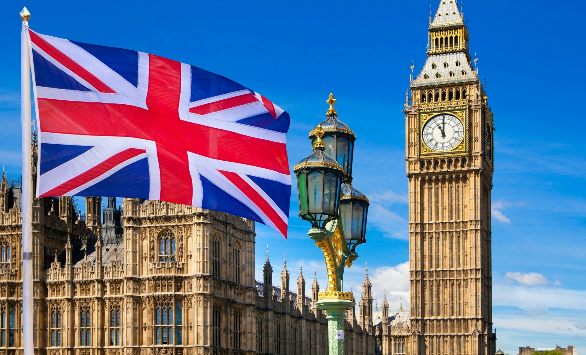 最近1名移民英國的女子在網上發文，表示自己於英國生活約3個月，便已體會到「有一種人係一定唔可以黐埋去，就係香港人」，批評他們表面很熱情和健談，但實際上只想打探哪邊有小便宜。（示意圖／資料圖片）