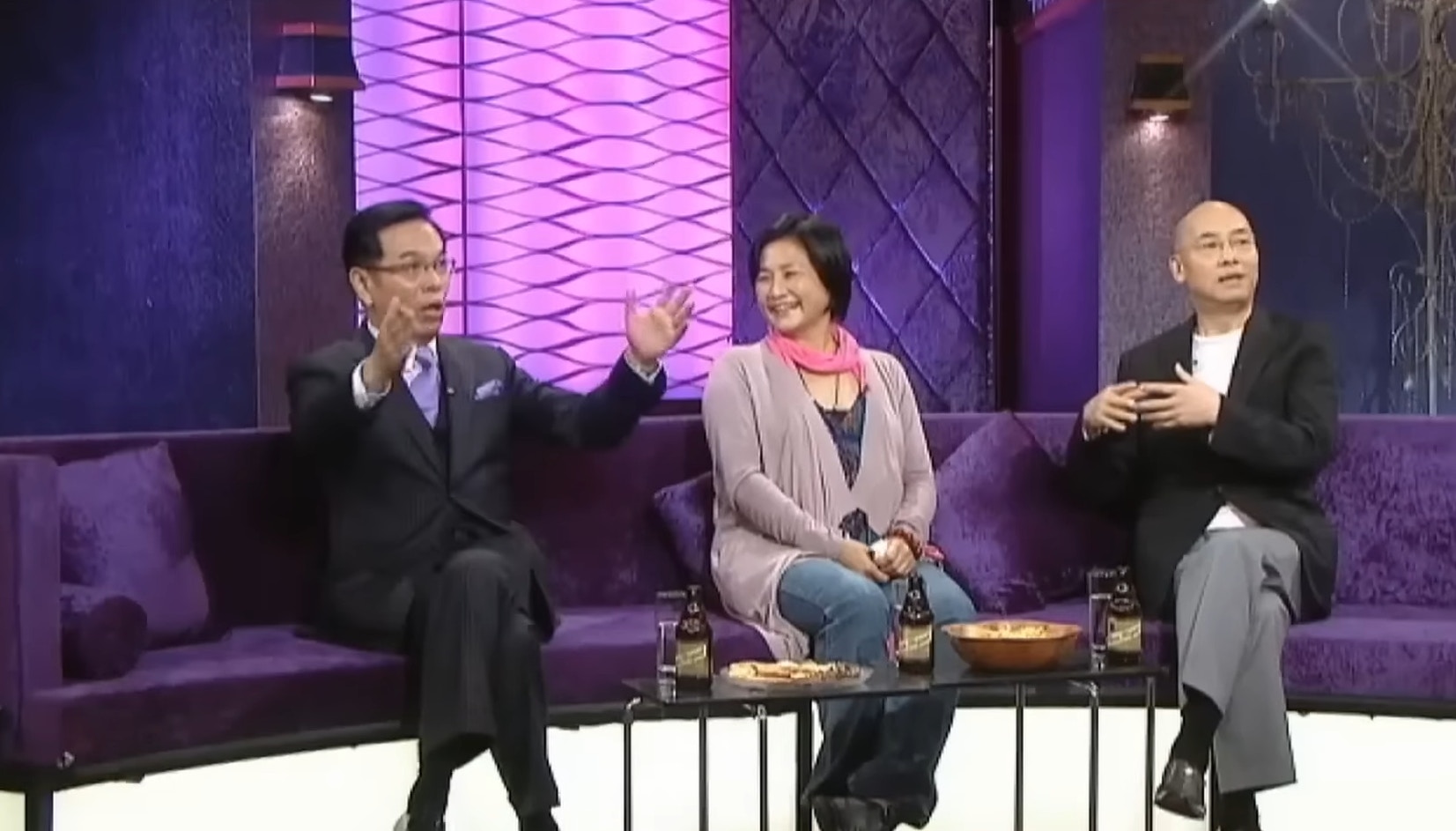 鄭佩佩去世｜年輕時曾被陳鴻烈追求   之後與岳華拍拖五年