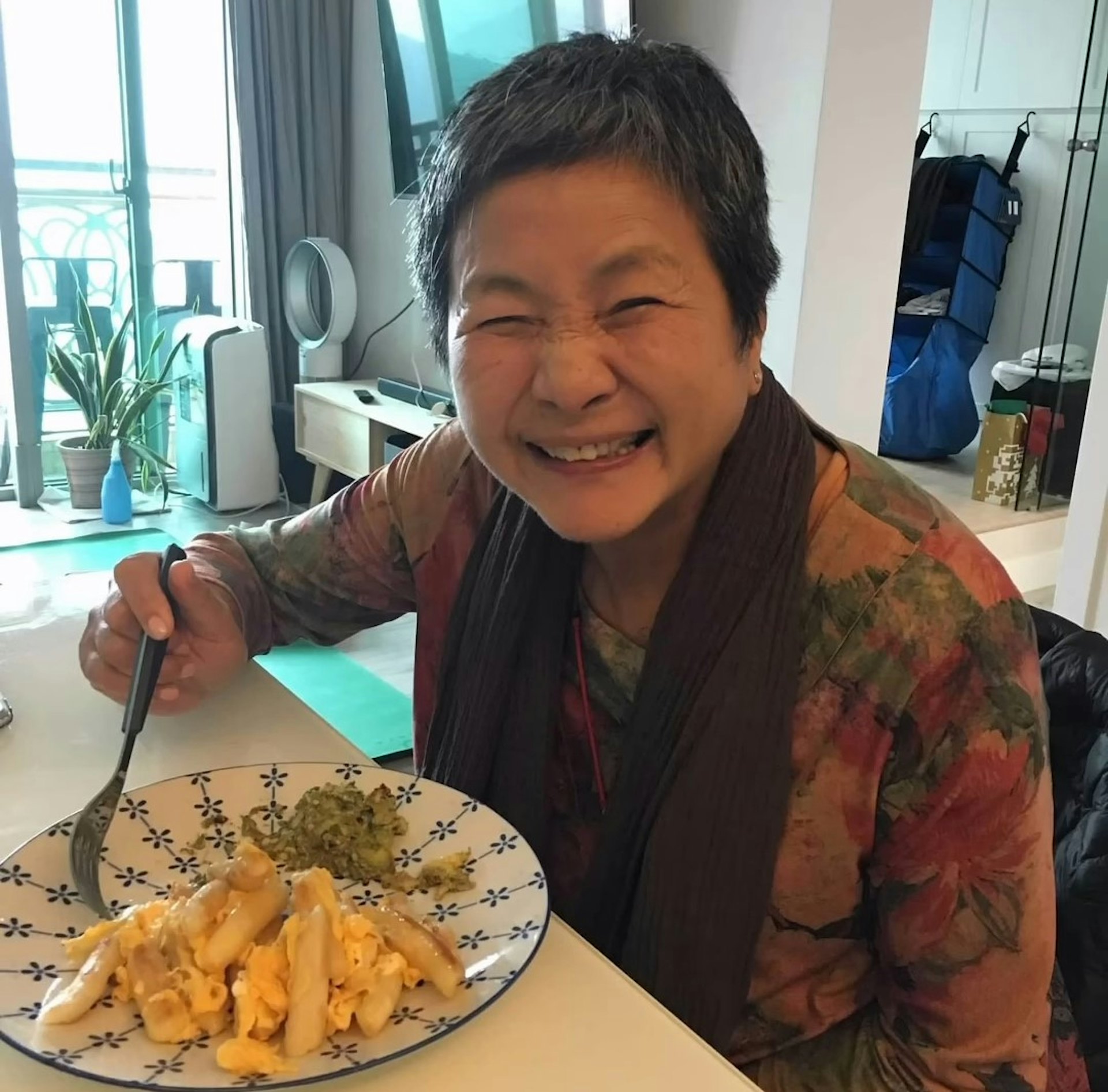 原子鏸分享了媽媽可愛的一面。(影片截圖)