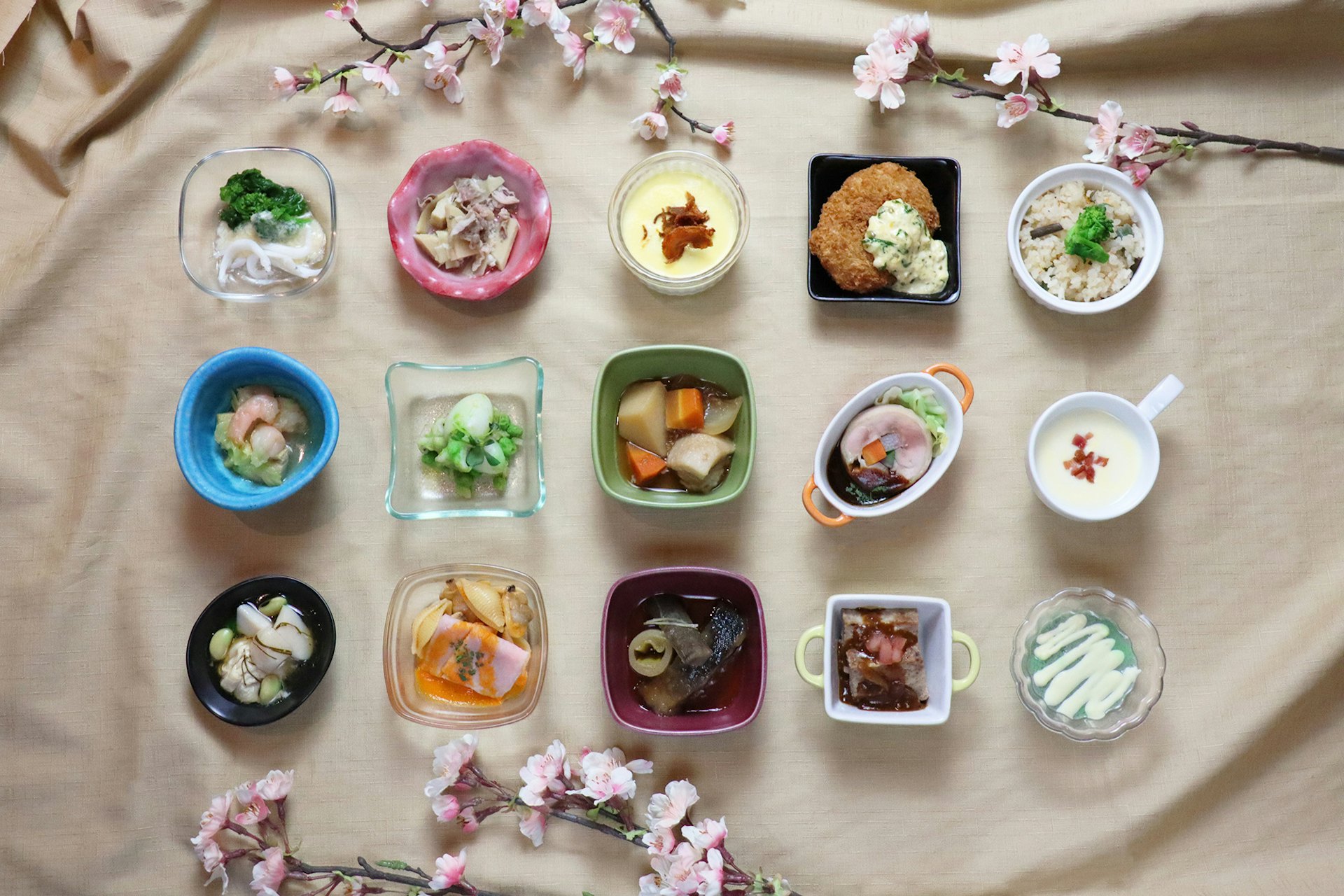 餐廳還會隨季節更換食材,不同季節來都會有新鮮感。(圖片來源:銀座朝食LABO官網) 餐廳還會隨季節更換食材,不同季節來都會有新鮮感。(圖片來源:銀座朝食LABO官網)