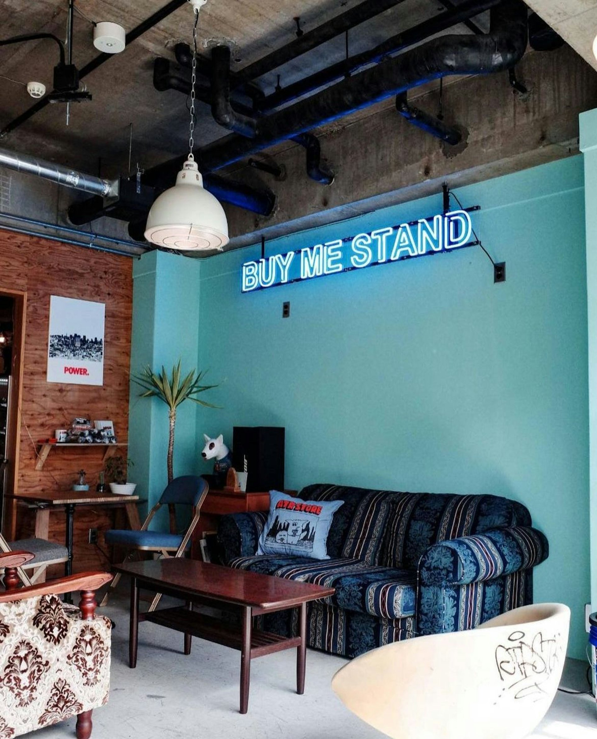 「BUY ME STAND」是一間位於澀谷的三文治專賣店,店內裝潢充滿美式復古風格。(圖片來源:IG@buy_me_stand) 「BUY ME STAND」是一間位於澀谷的三文治專賣店,店內裝潢充滿美式復古風格。(圖片來源:IG@buy_me_stand)