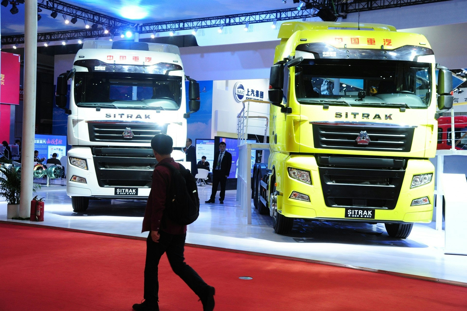 重型機械股上揚中國重汽及濰柴動力飆逾1成｜港股異動