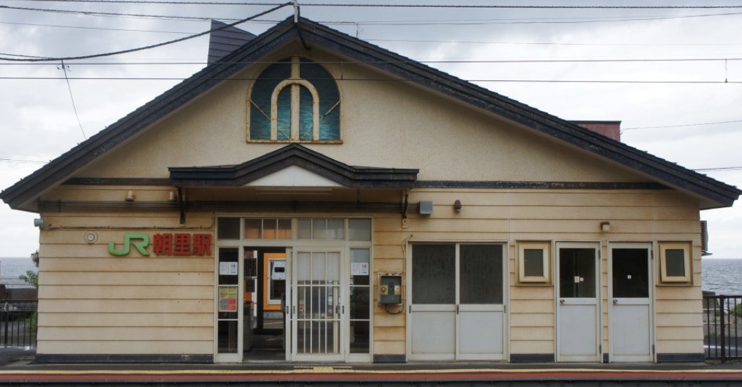 中國頑童北海道拿亂砸販賣機　日女路過錄影　男童媽暴怒動手被捕