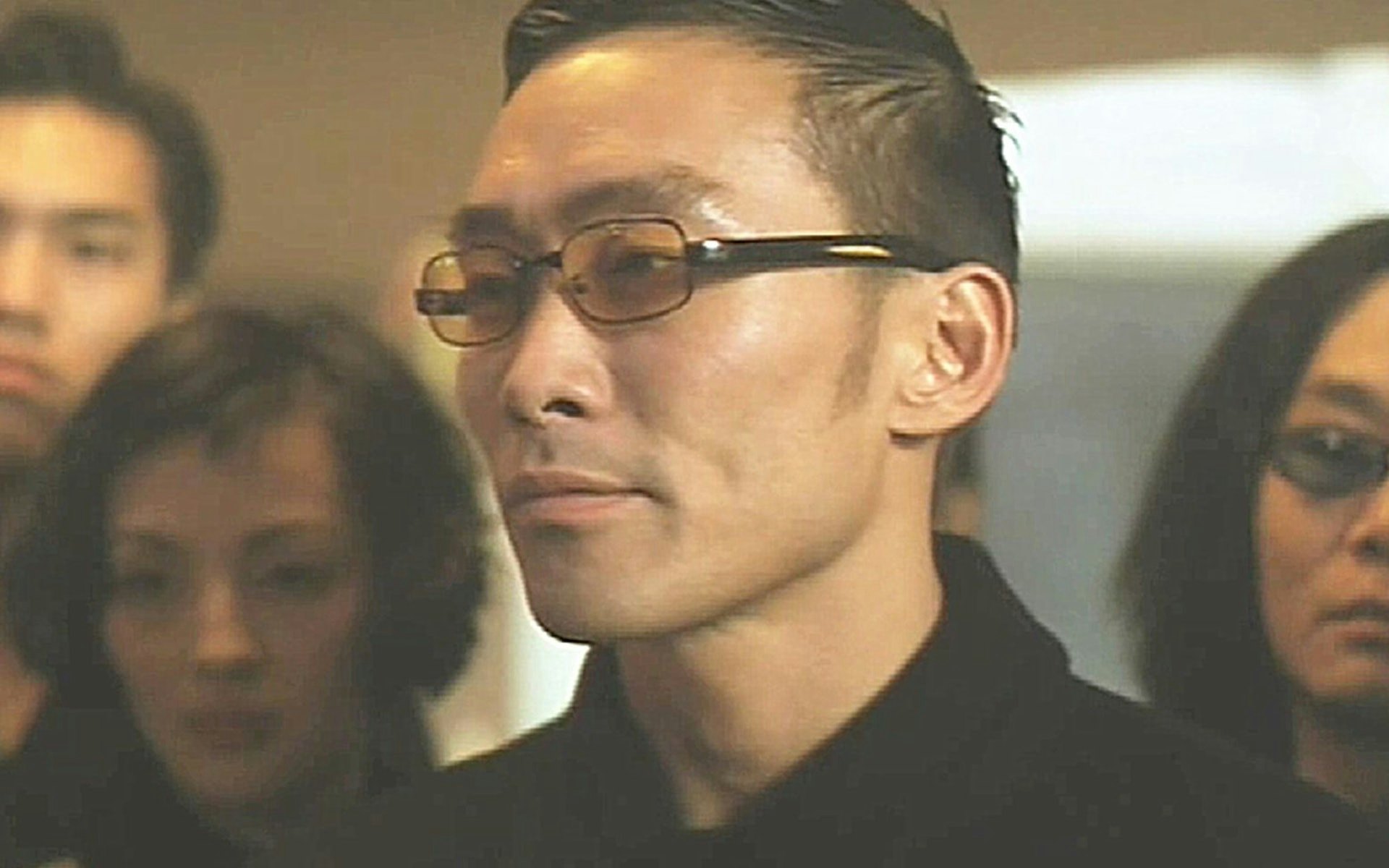 郑浩南于《98古惑仔5:龙争虎斗》里饰演的司徒浩南,简直幕幕精彩兼成为经典!(《98古惑仔5:龙争虎斗》电影剧照)