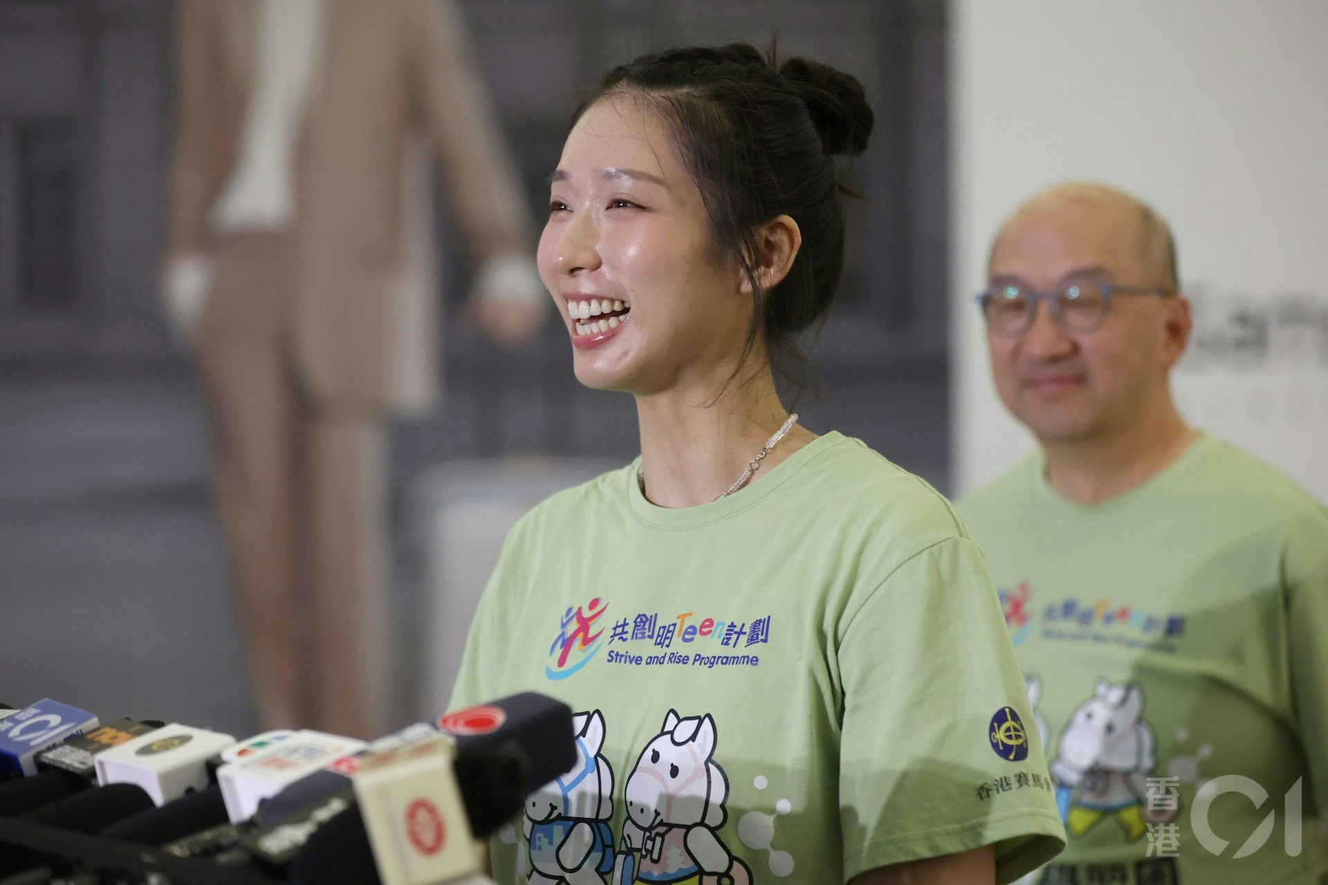 江旻憓加入馬會做對外事務助理經理人工隨時咁高！好過運動員？