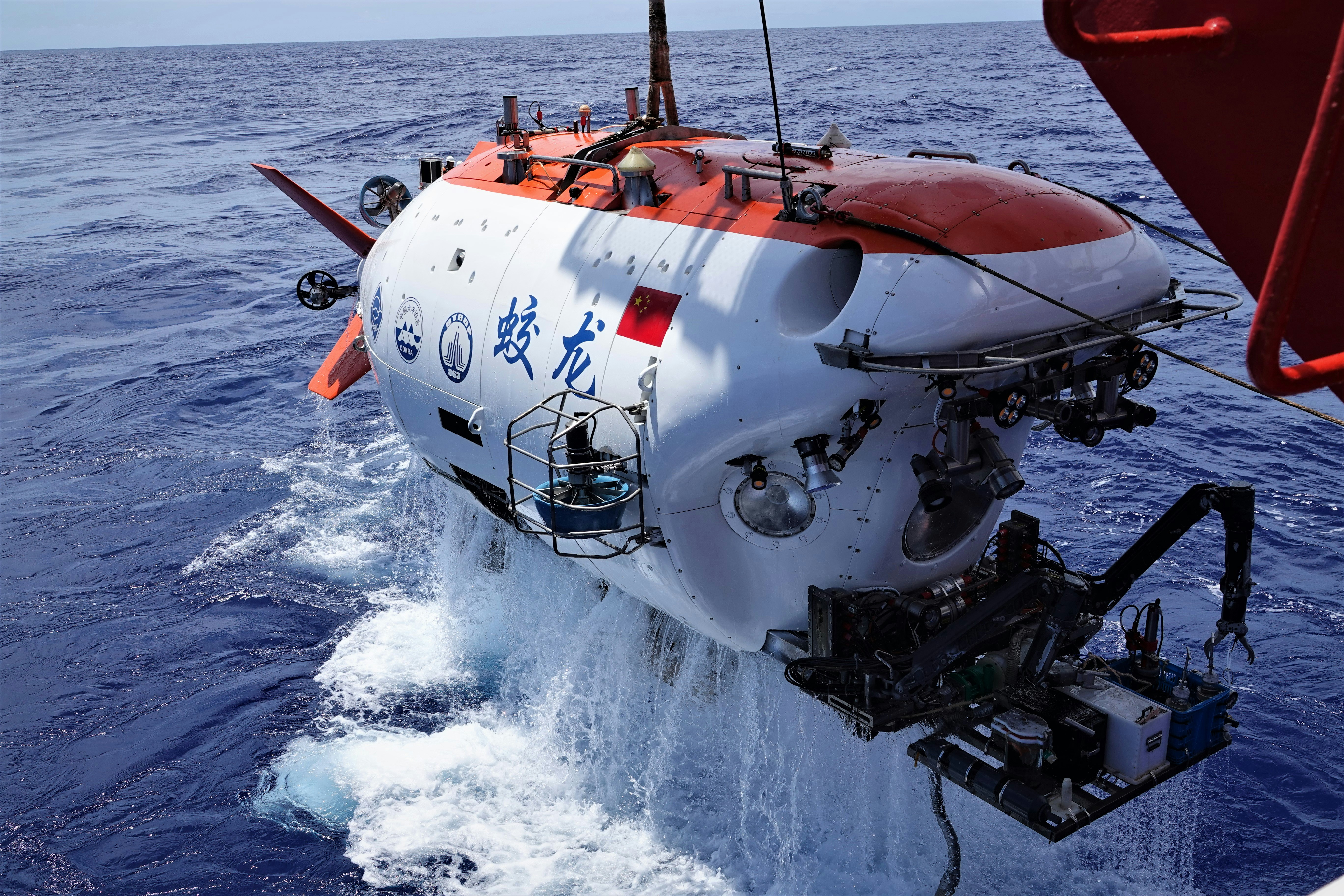 載人潛水器「蛟龍號」完成第300次下潛預定下月訪港3天