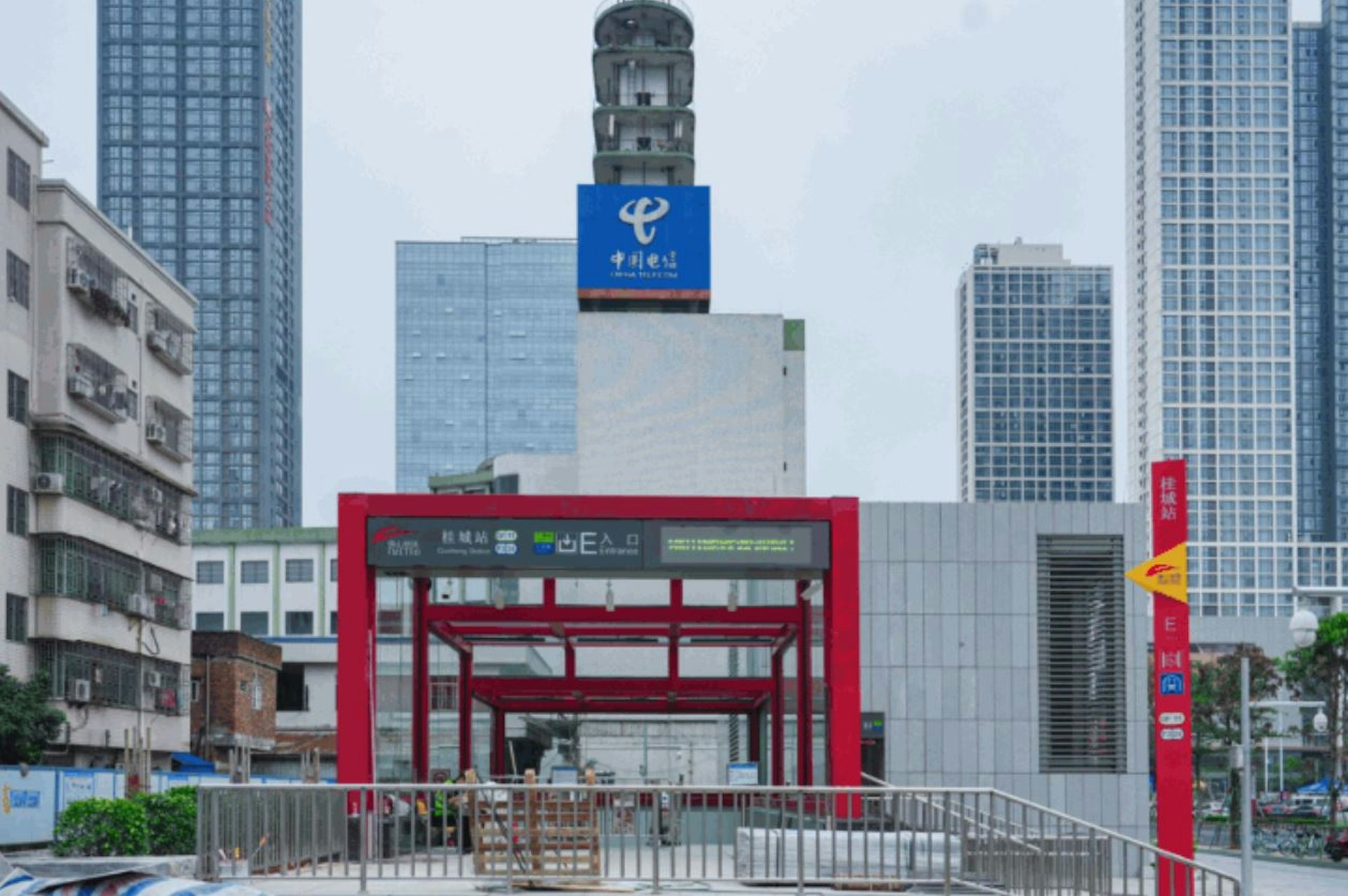 桂城站A、B、D1、D2、E出口(佛山吃喝玩樂蒲提供) 桂城站A、B、D1、D2、E出口(佛山吃喝玩樂蒲提供)