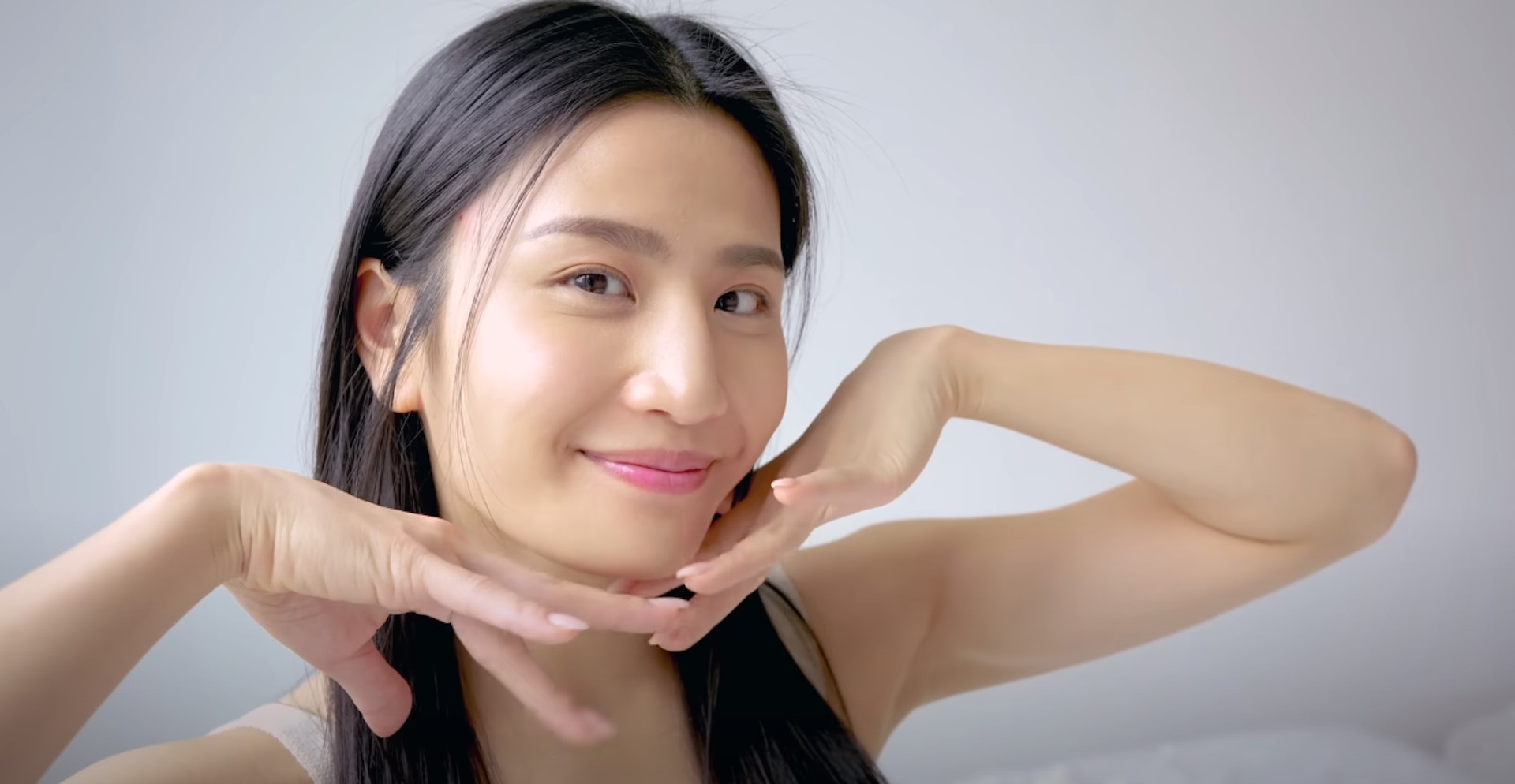 Coffee就算素顏都一樣白滑無瑕! Coffee就算素顏都一樣白滑無瑕!