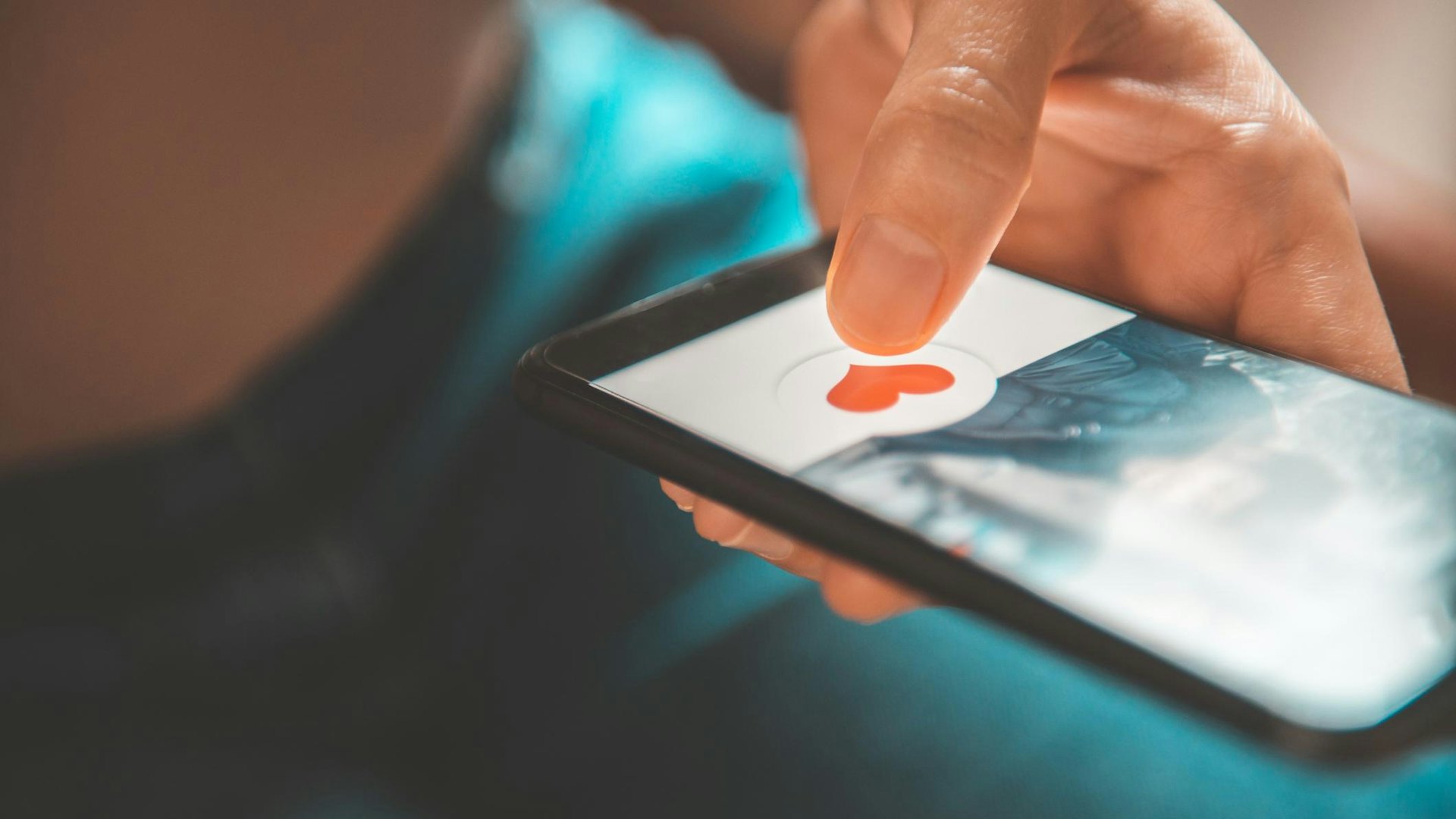 觀塘警區反詐騙拘25人涉詐騙$500萬 受害人年齡介乎19至89歲 觀塘警區反詐騙拘25人涉詐騙$500萬 受害人年齡介乎19至89歲