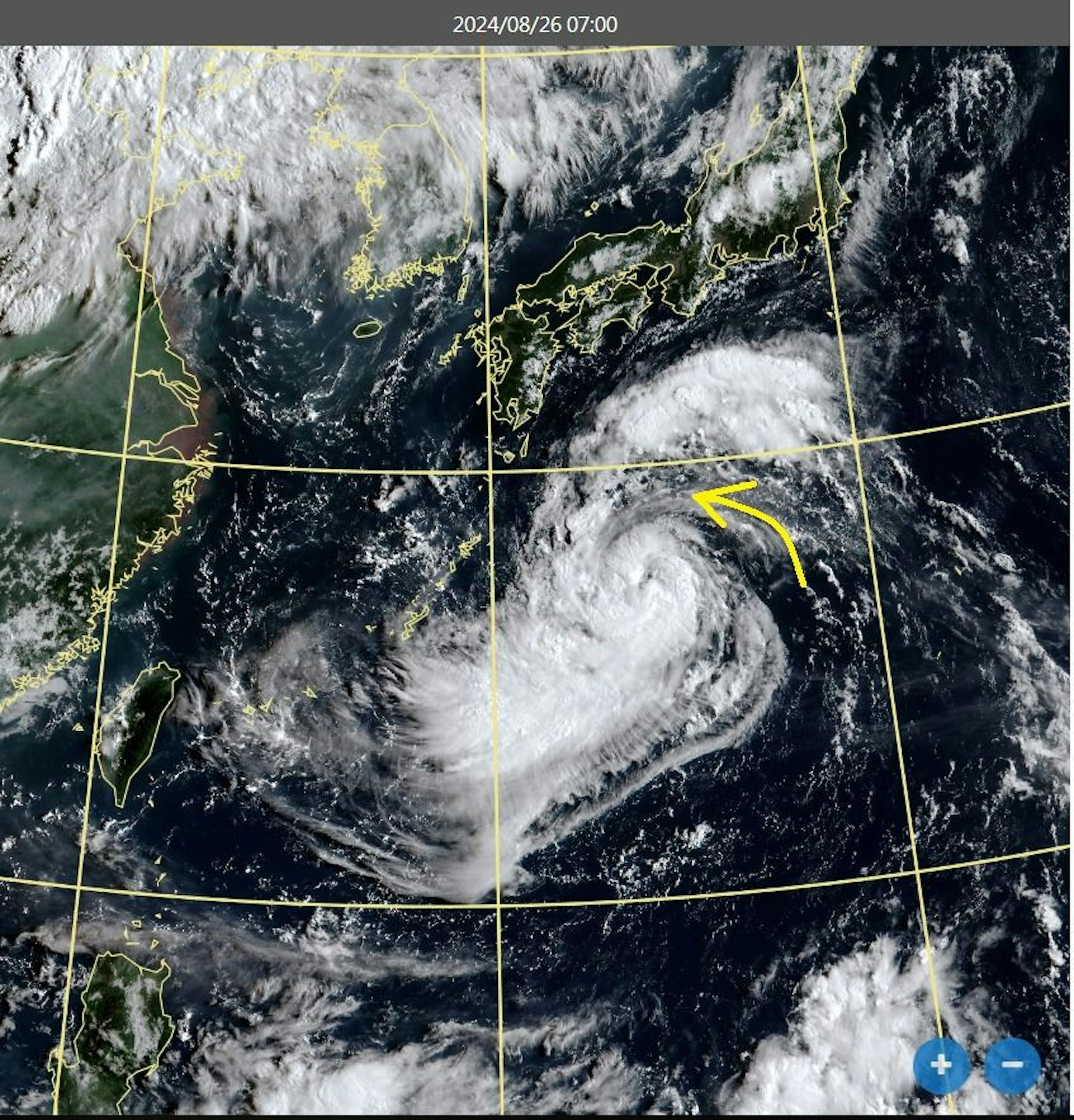 中颱珊珊和北側雲團之間出現弱對流區,有時會描述成「乾區入侵」。(Facebook / @鄭明典) 中颱珊珊和北側雲團之間出現弱對流區,有時會描述成「乾區入侵」。(Facebook / @鄭明典)