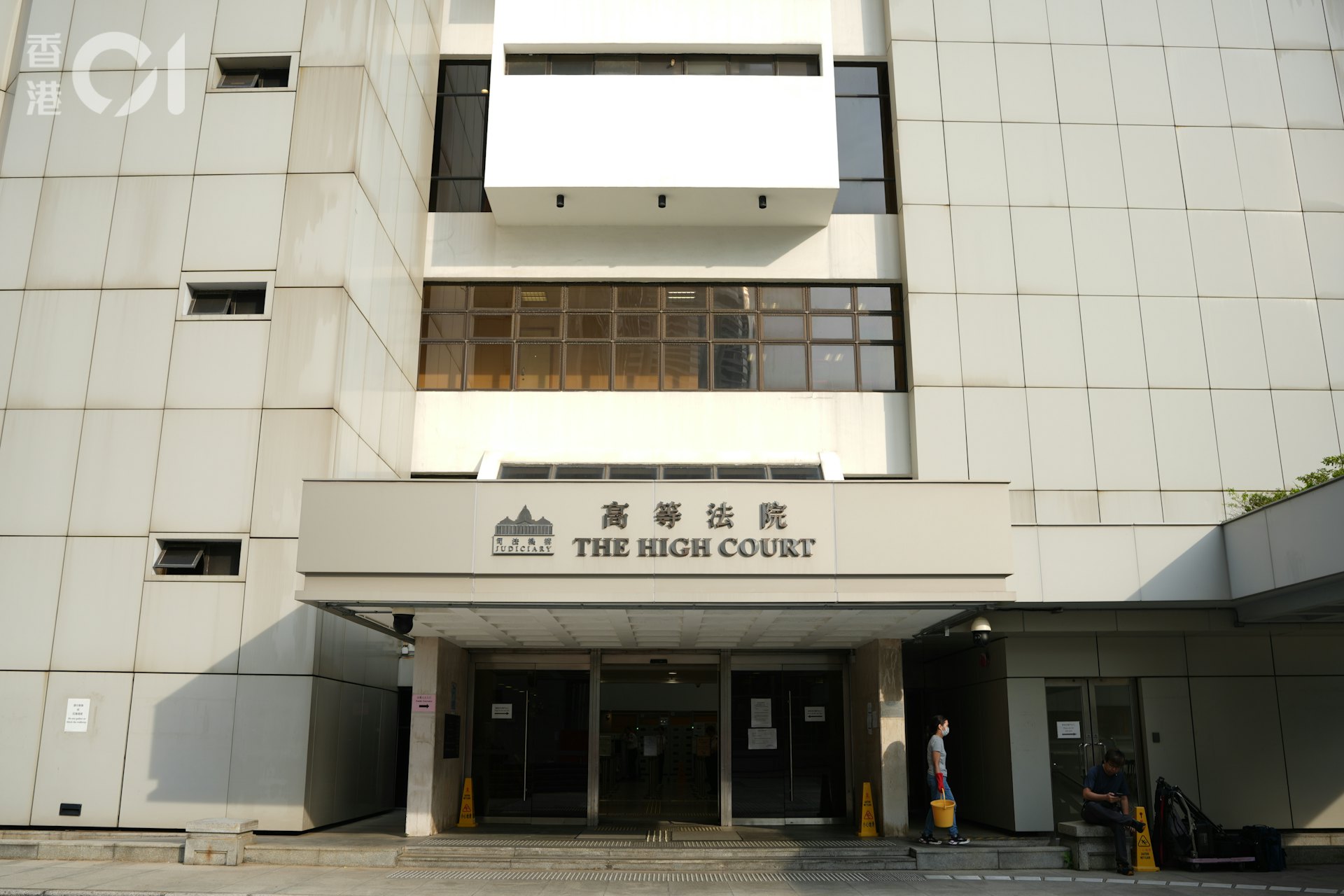 被告劉佳坪否認謀殺女兒梁雅思,在高等法院受審。(黃浩謙攝) 被告劉佳坪否認謀殺女兒梁雅思,在高等法院受審。(黃浩謙攝)