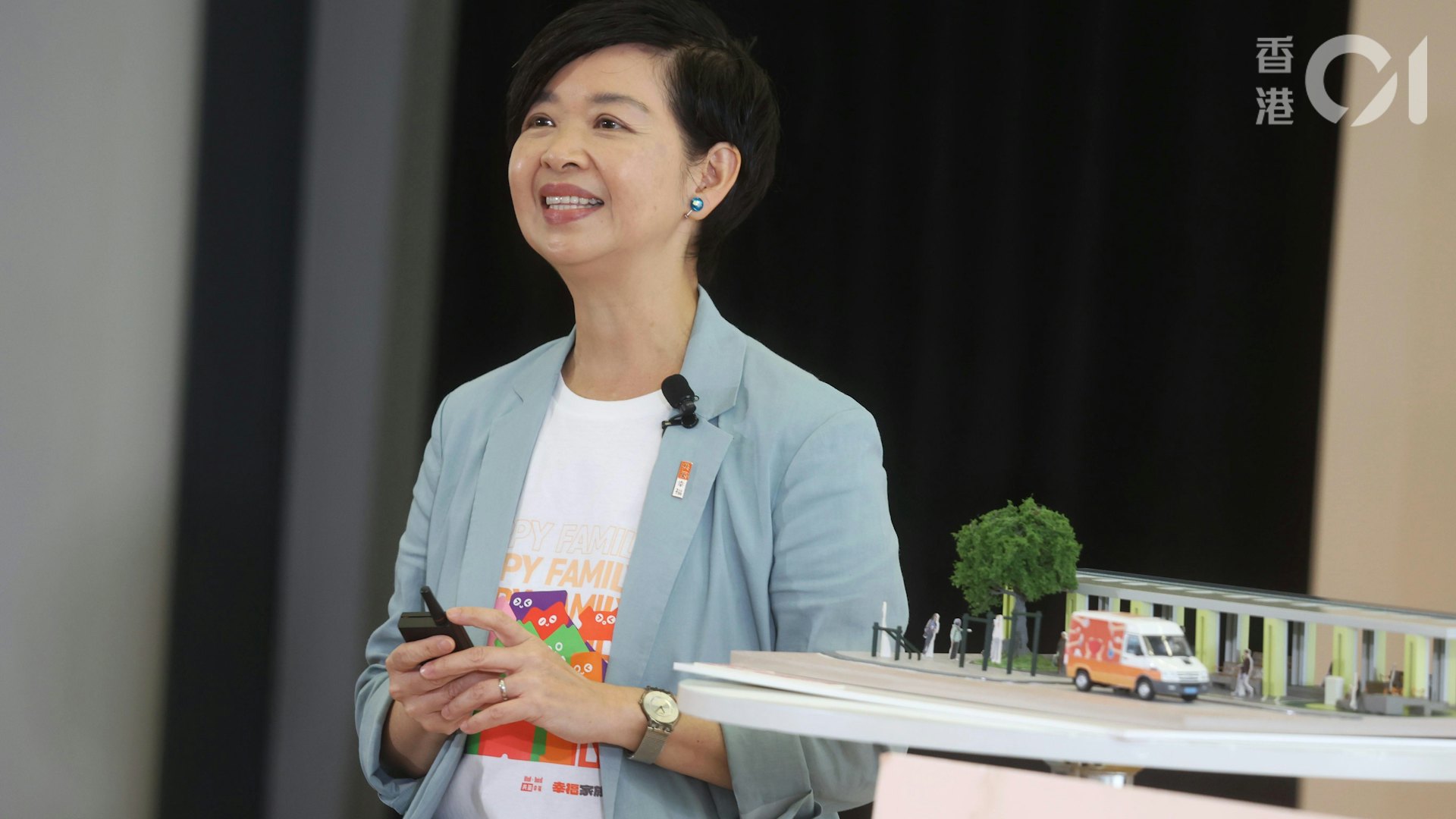梁振英施永青隔空辯住宅供應 何永賢:不宜以落成量當做供應量 梁振英施永青隔空辯住宅供應 何永賢:不宜以落成量當做供應量