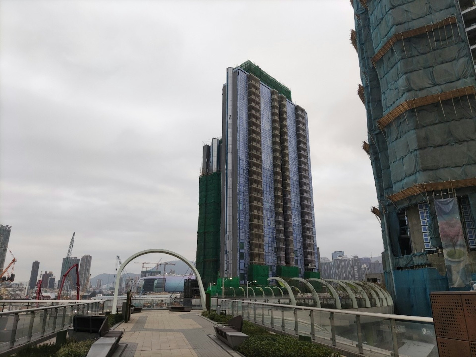 中國海外(0688)發展,位於啟德跑道區Park Peninsula的維港.雙鑽。 中國海外(0688)發展,位於啟德跑道區Park Peninsula的維港.雙鑽。