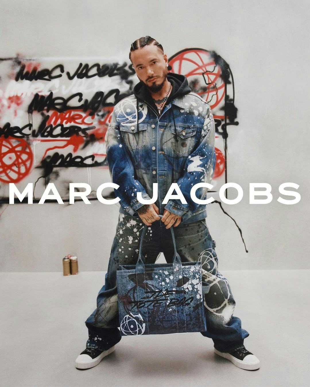 Marc Jacobs聯乘FUTURA賀40周年系列POINTMAN塗鴉玩偶變背包！